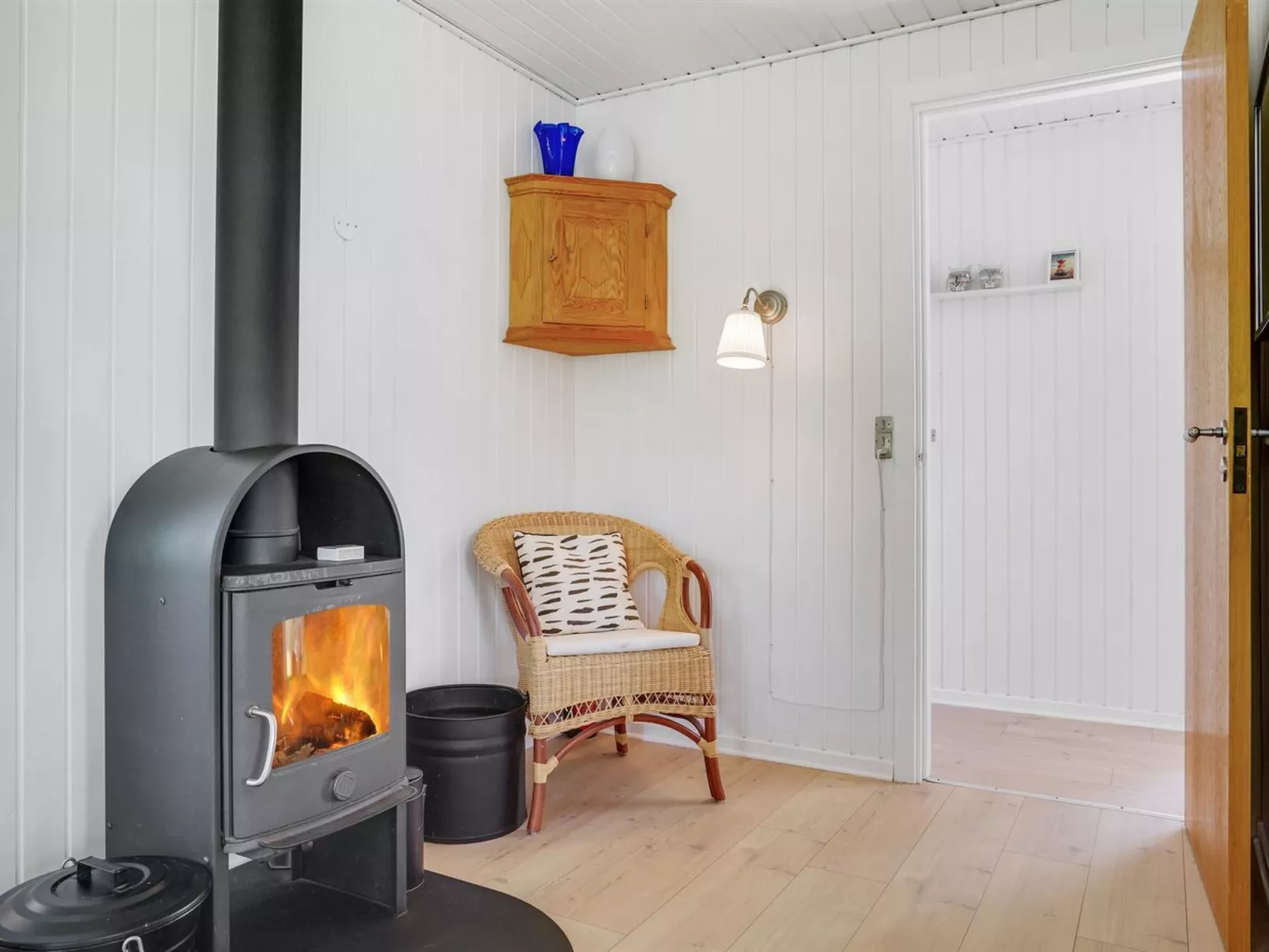 "Tona" - 300m from the sea-Binnen