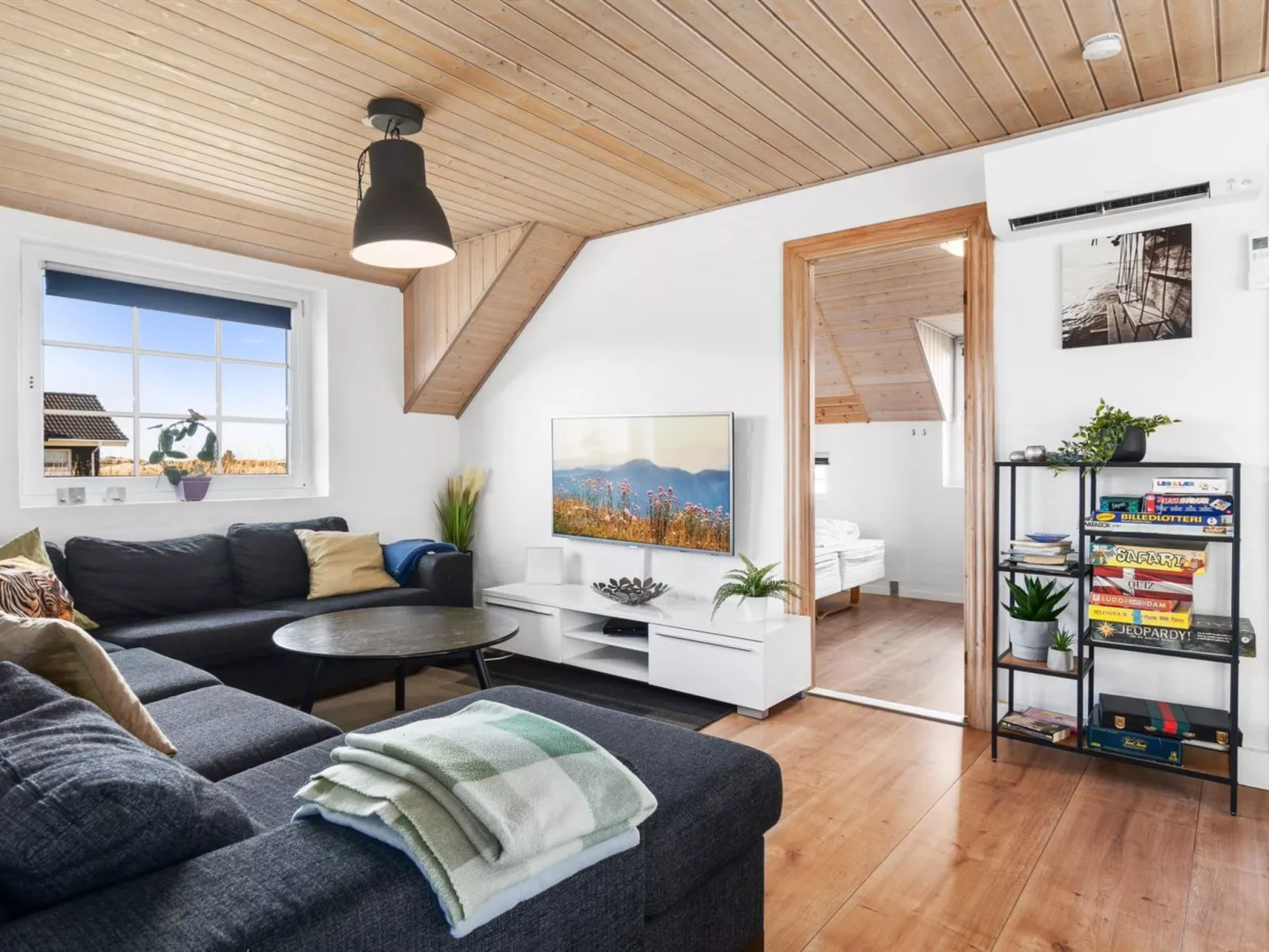 "Lemmikki" - 1.5km from the sea-Binnen