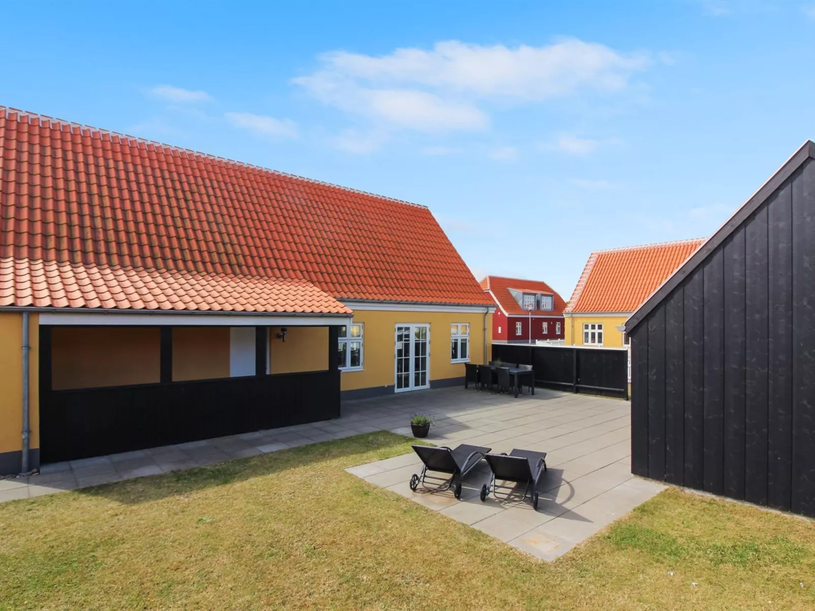 "Gine" - 1.5km from the sea-Buiten