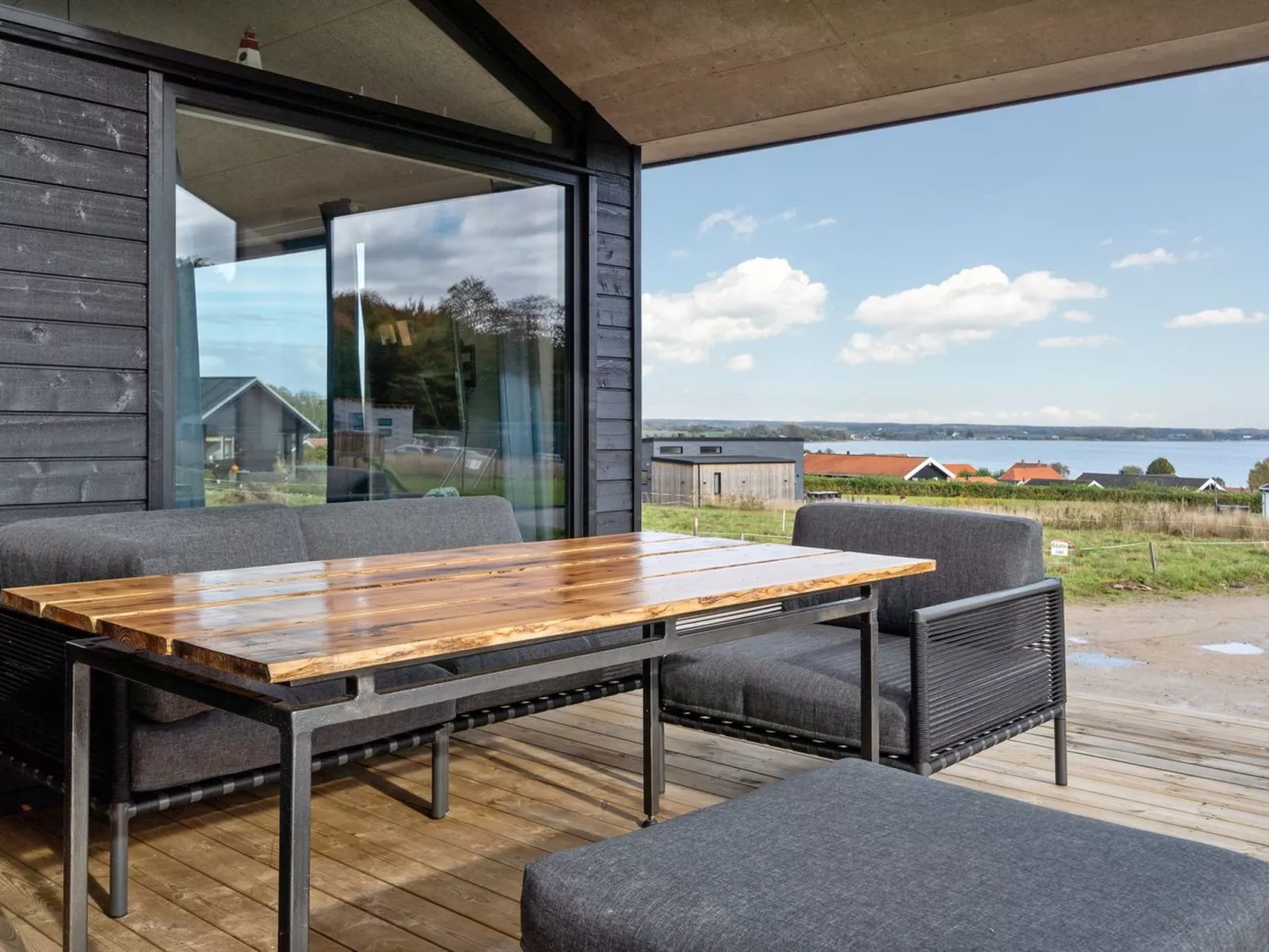 "Gunborg" - 400m from the sea-Binnen