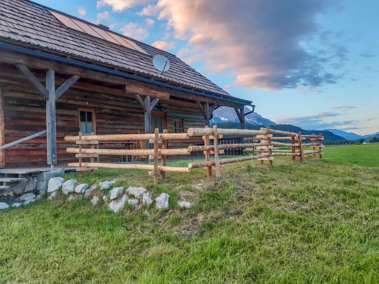 Steiners Blockhütte-Buiten