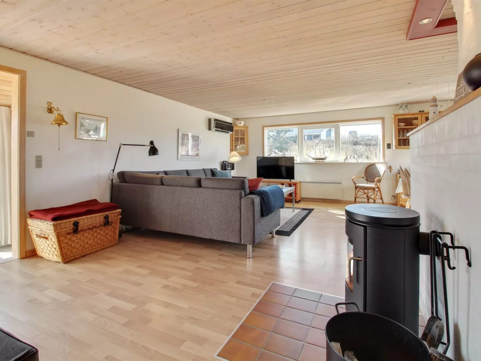 "Tedora" - 300m from the sea-Binnen