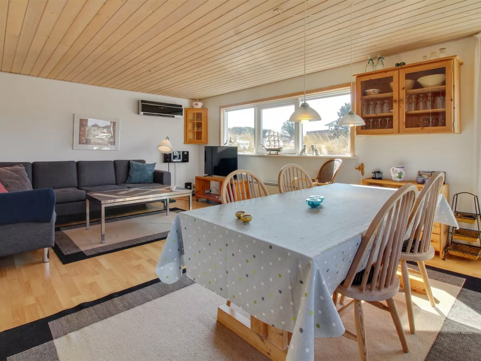 "Tedora" - 300m from the sea-Binnen