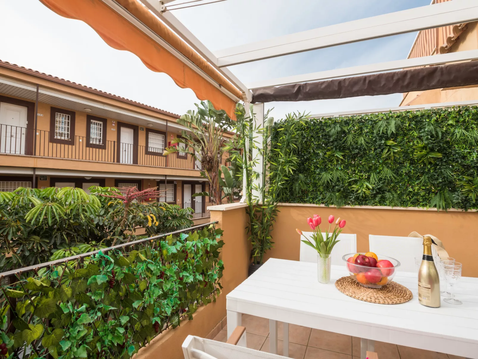 Casares Costa-Buiten