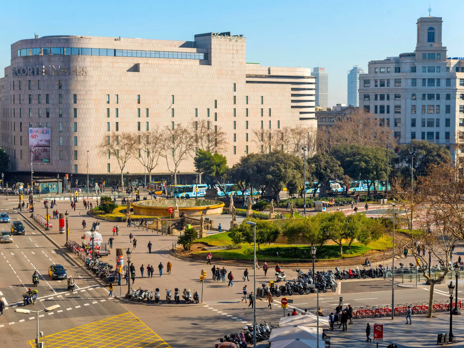 Plaza Catalunya/Rda.Universidad-Binnen