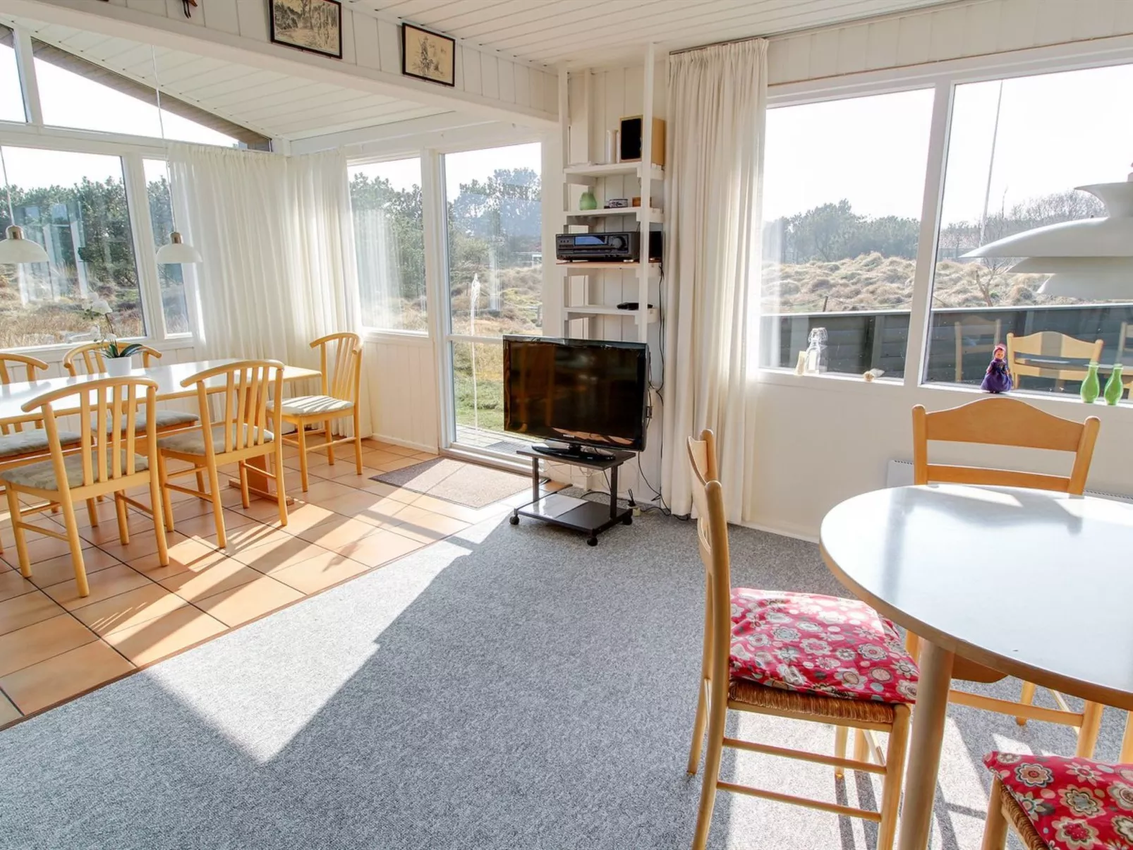 "Lonneke" - all inclusive - 1.2km from the sea-Binnen