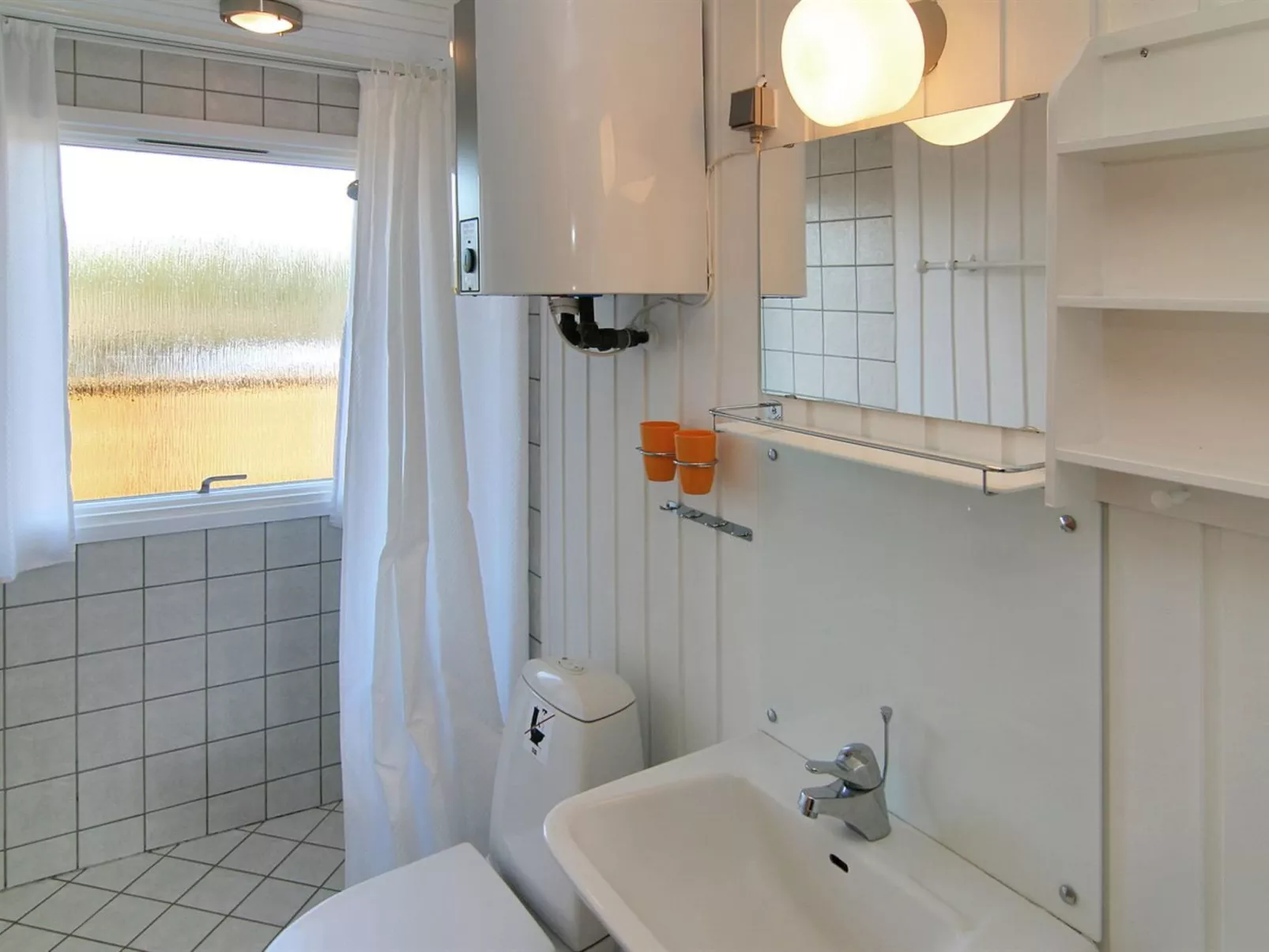 "Lonneke" - all inclusive - 1.2km from the sea-Binnen