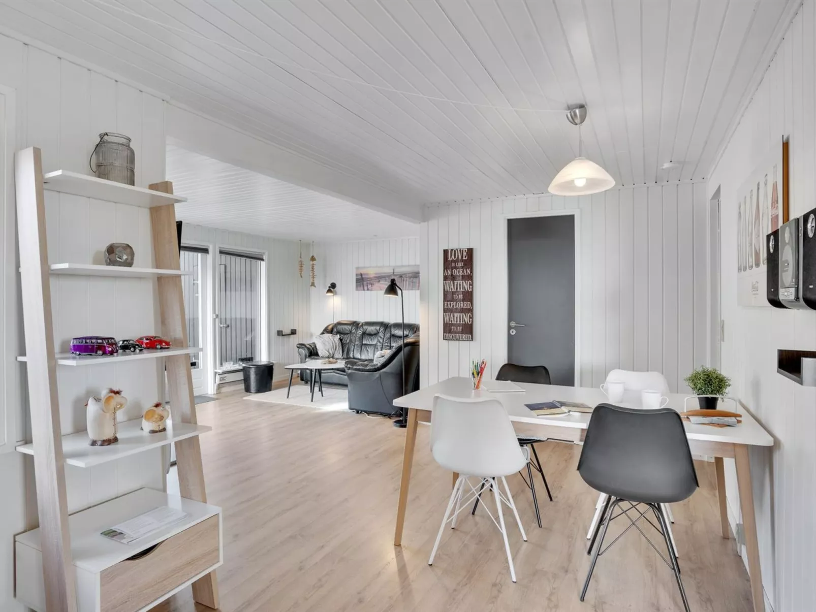 "Lill" - 50m from the sea-Binnen