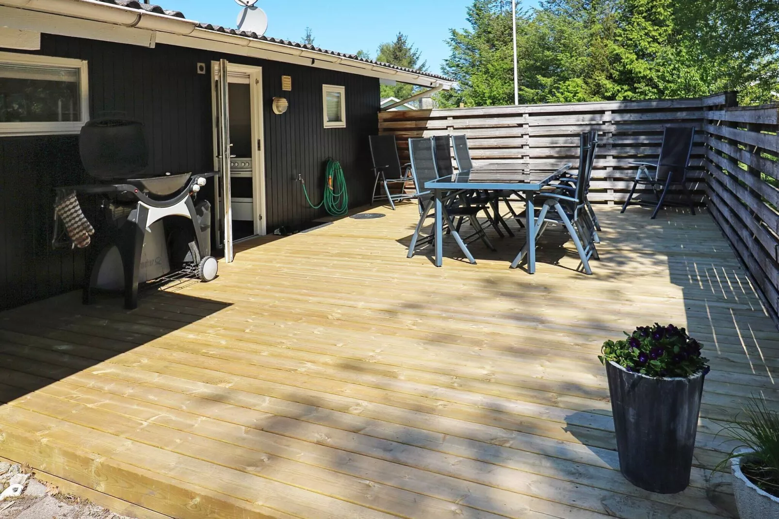 Heerlijk vakantiehuis in Hadsund met een houtkachel-Buitenlucht