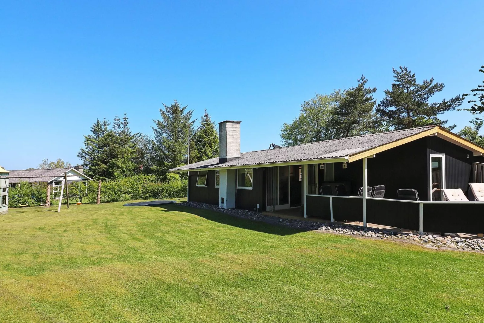 Heerlijk vakantiehuis in Hadsund met een houtkachel-Buitenlucht