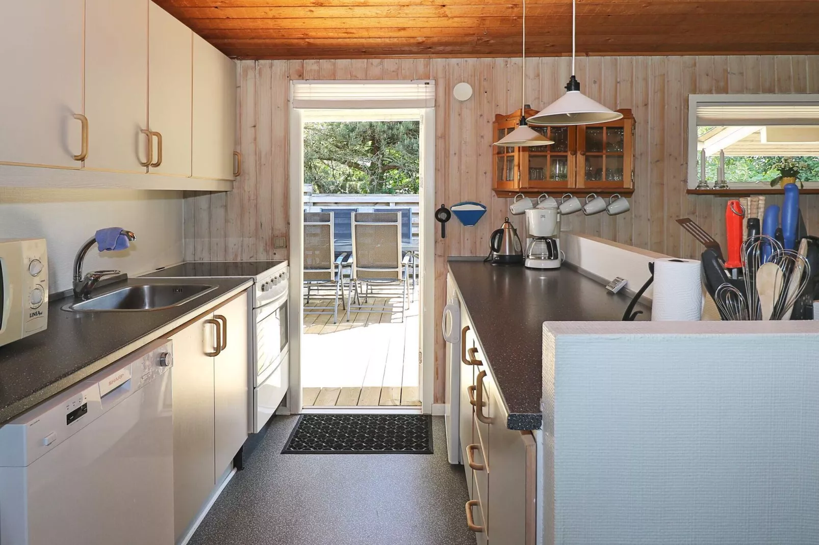 Heerlijk vakantiehuis in Hadsund met een houtkachel-Binnen
