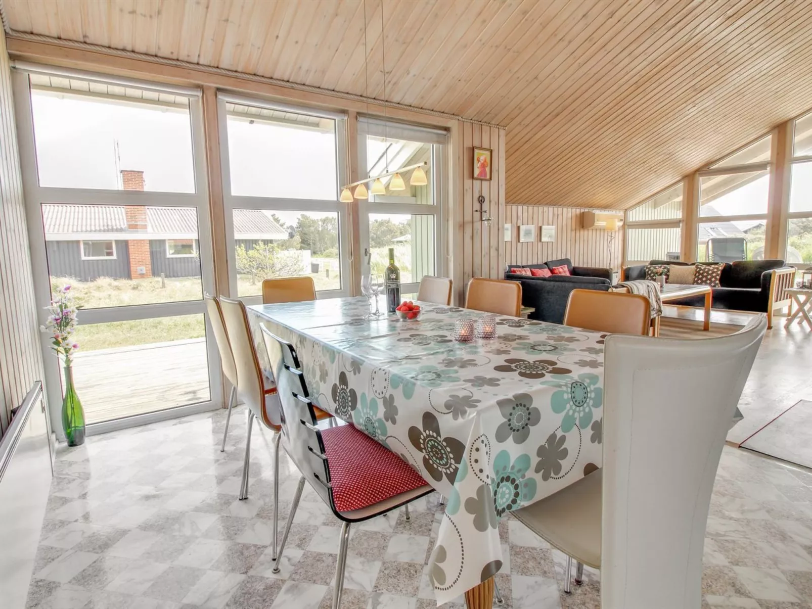 "Gedda" - 700m from the sea-Binnen