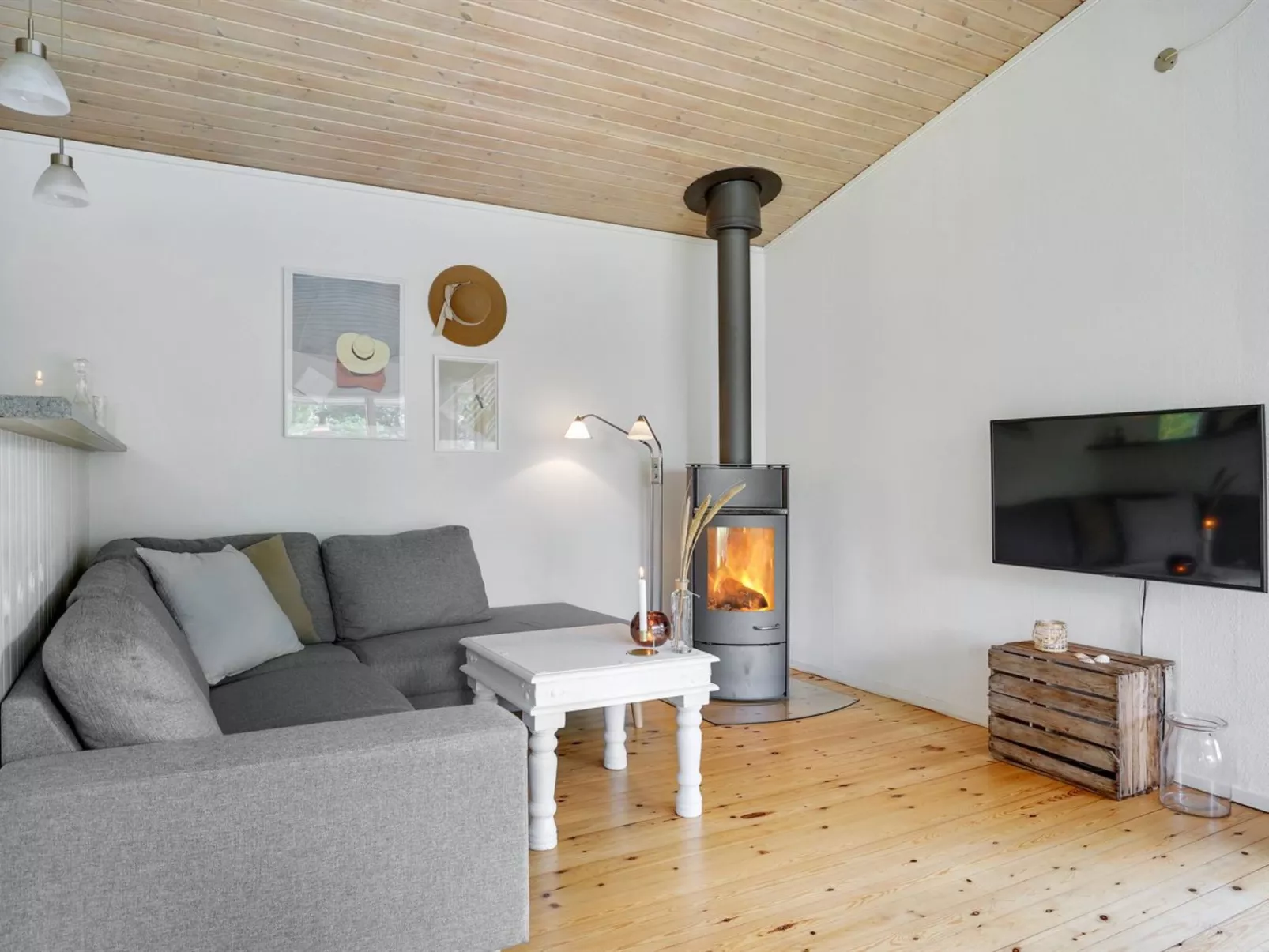 "Morten" - 500m from the sea-Binnen
