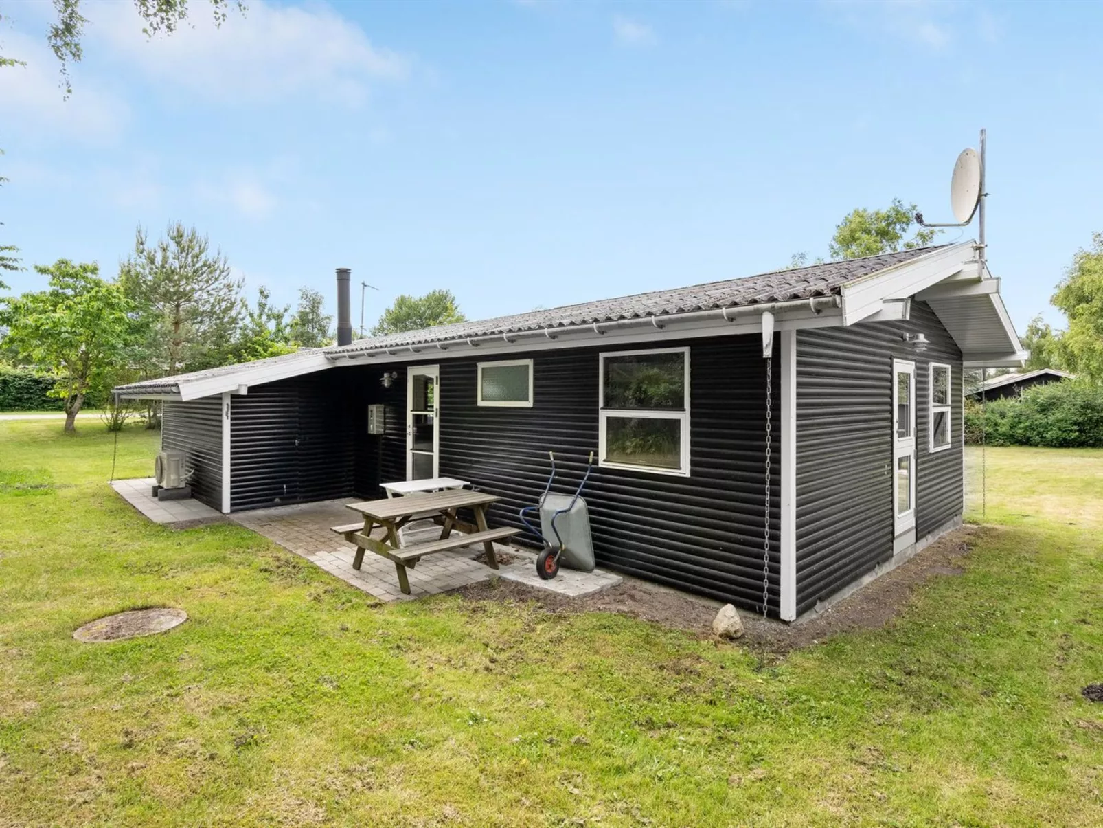 "Morten" - 500m from the sea-Binnen