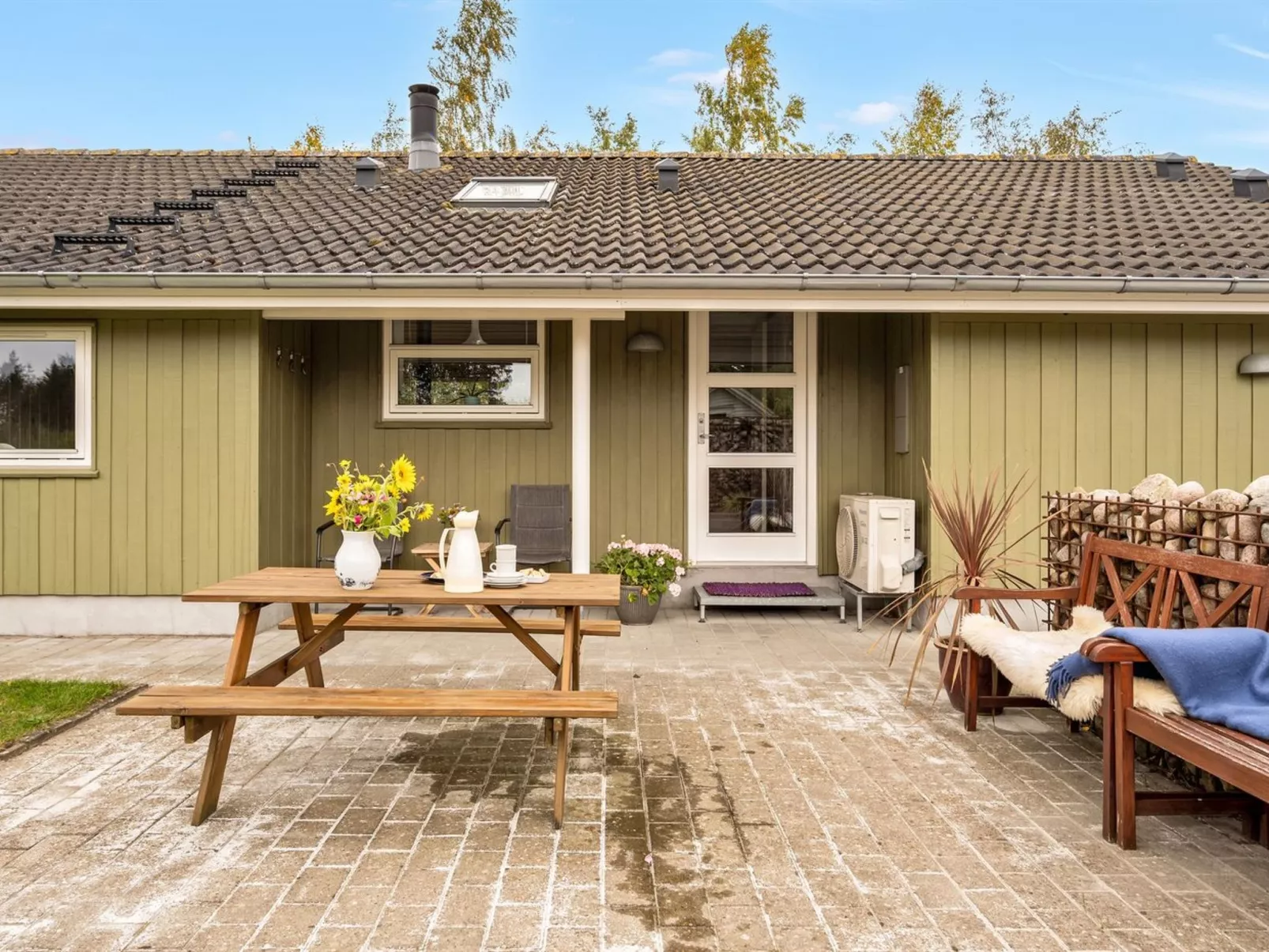 "Henninge" - 300m from the sea-Buiten
