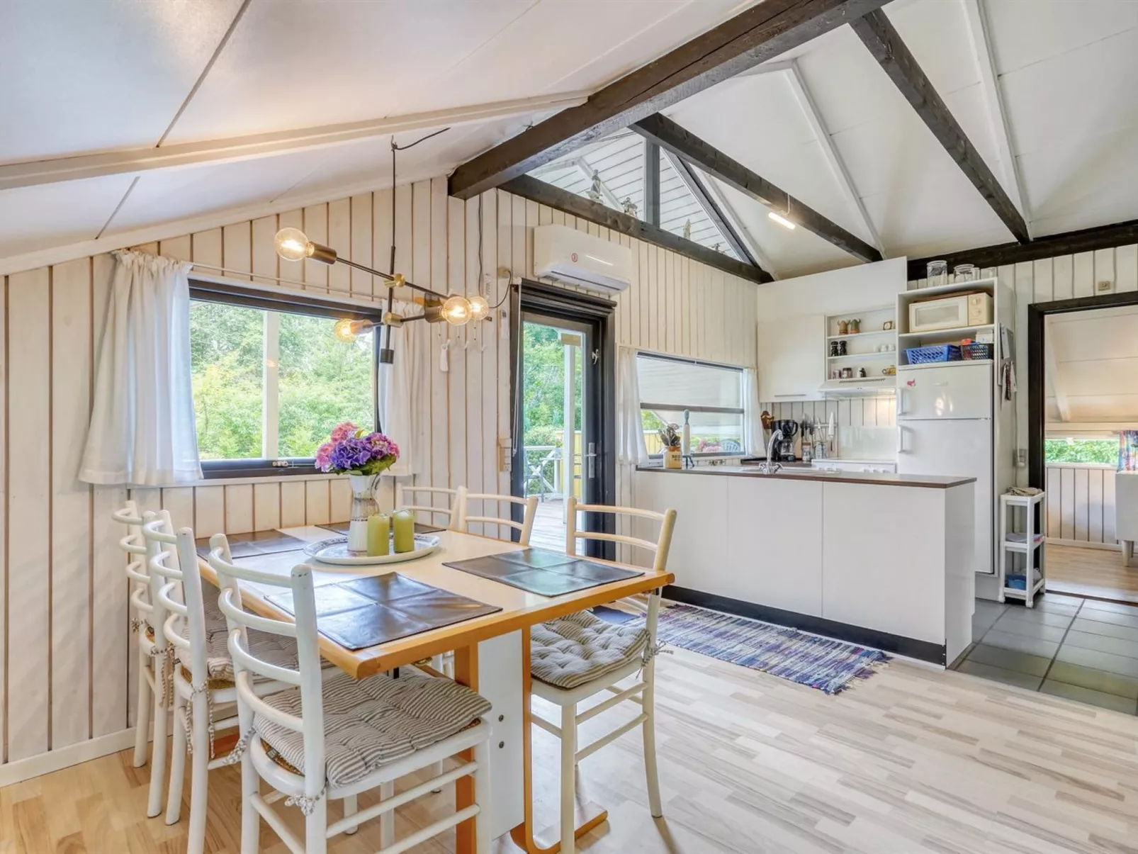 "Hannelise" - 30km from the sea-Binnen