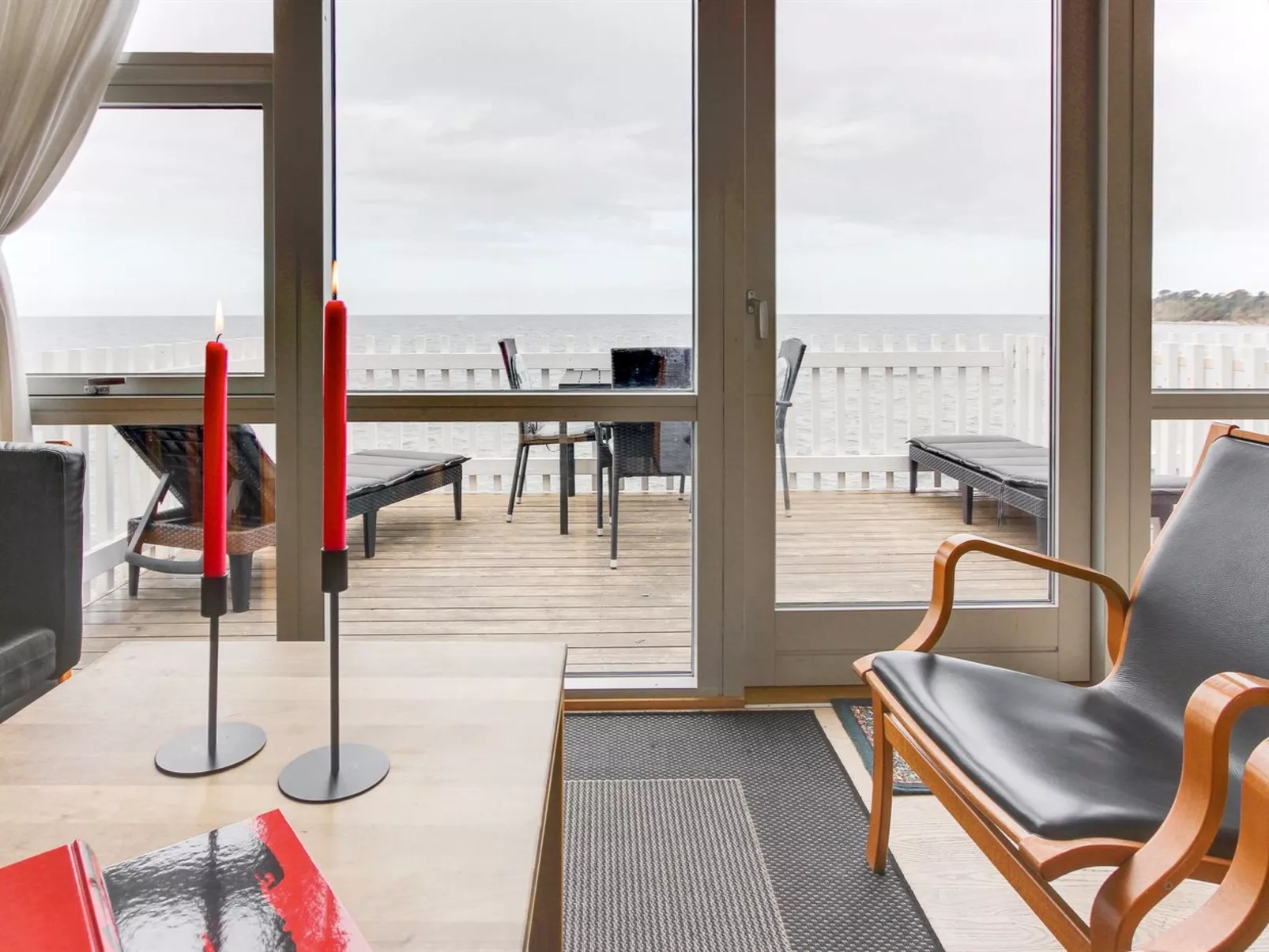 "Fridhild" - 10m from the sea-Binnen