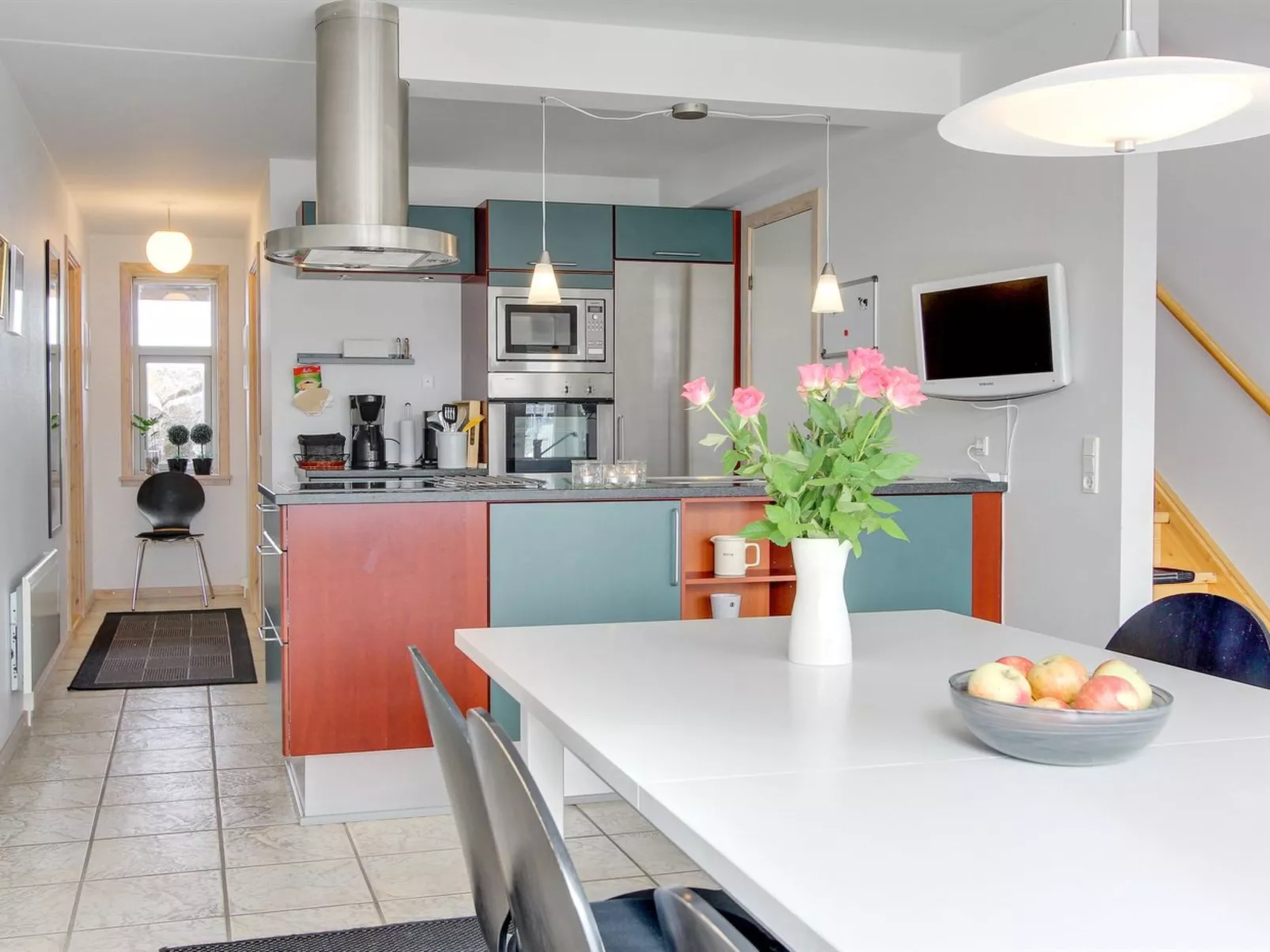 "Fridhild" - 10m from the sea-Binnen