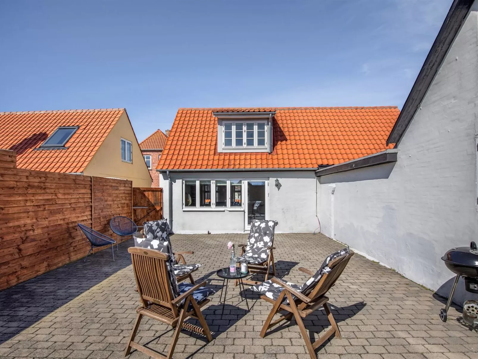 "Heleen" - 100m from the sea-Binnen