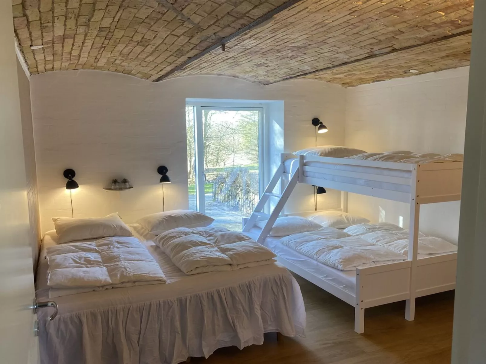 "Thilo" - 2.3km from the sea-Binnen