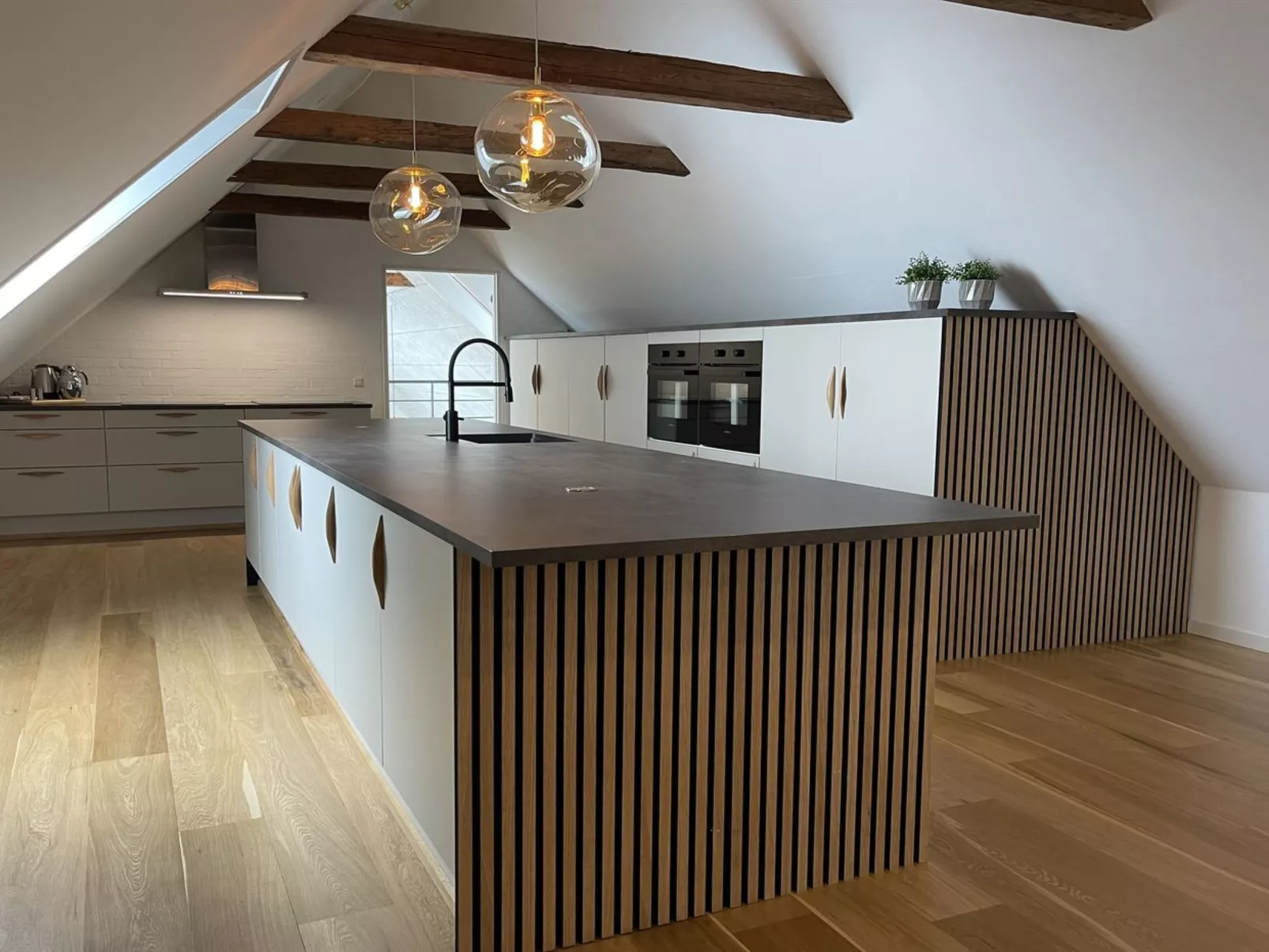 "Thilo" - 2.3km from the sea-Binnen