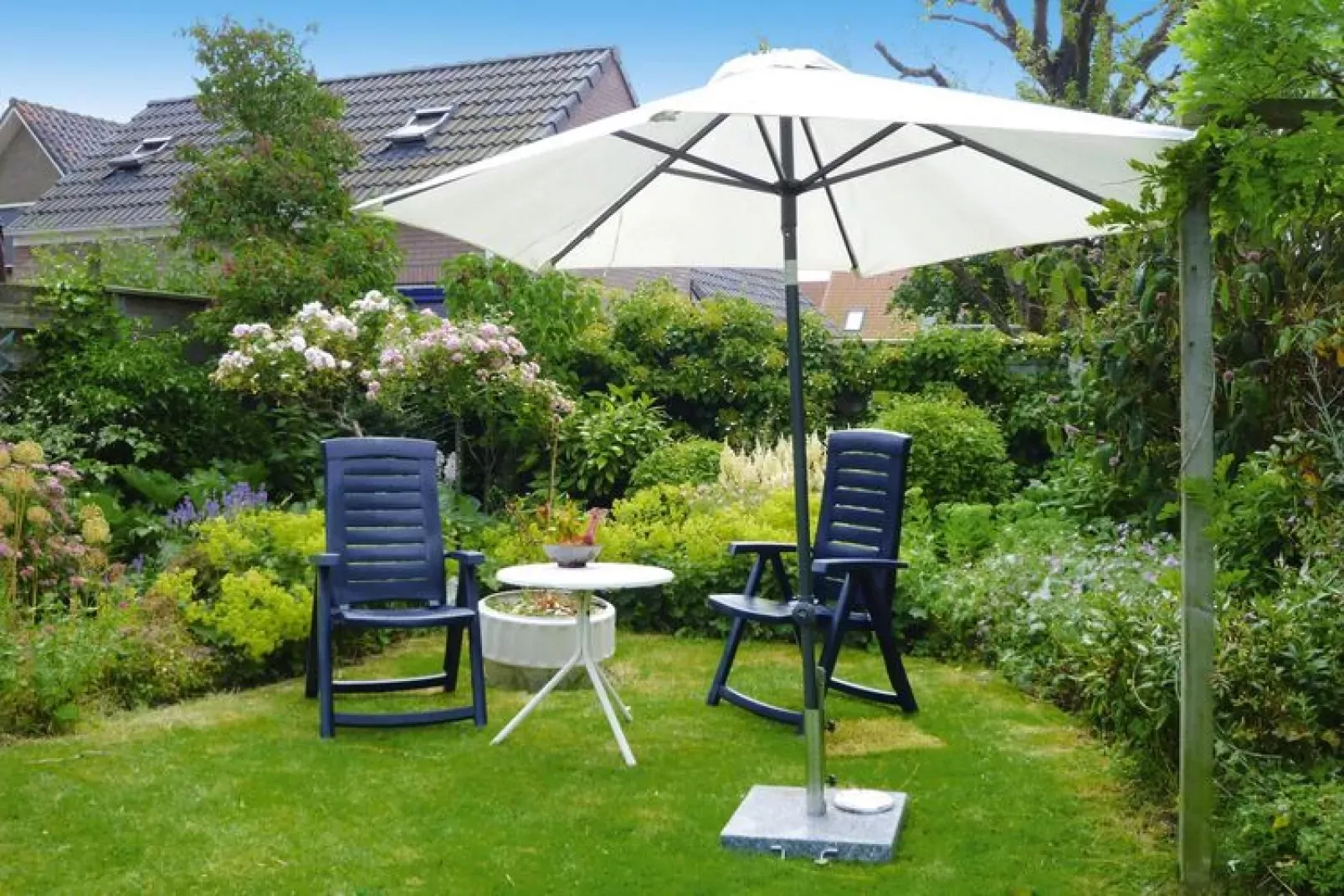 Holiday home, Biggekerke--Tuinen zomer