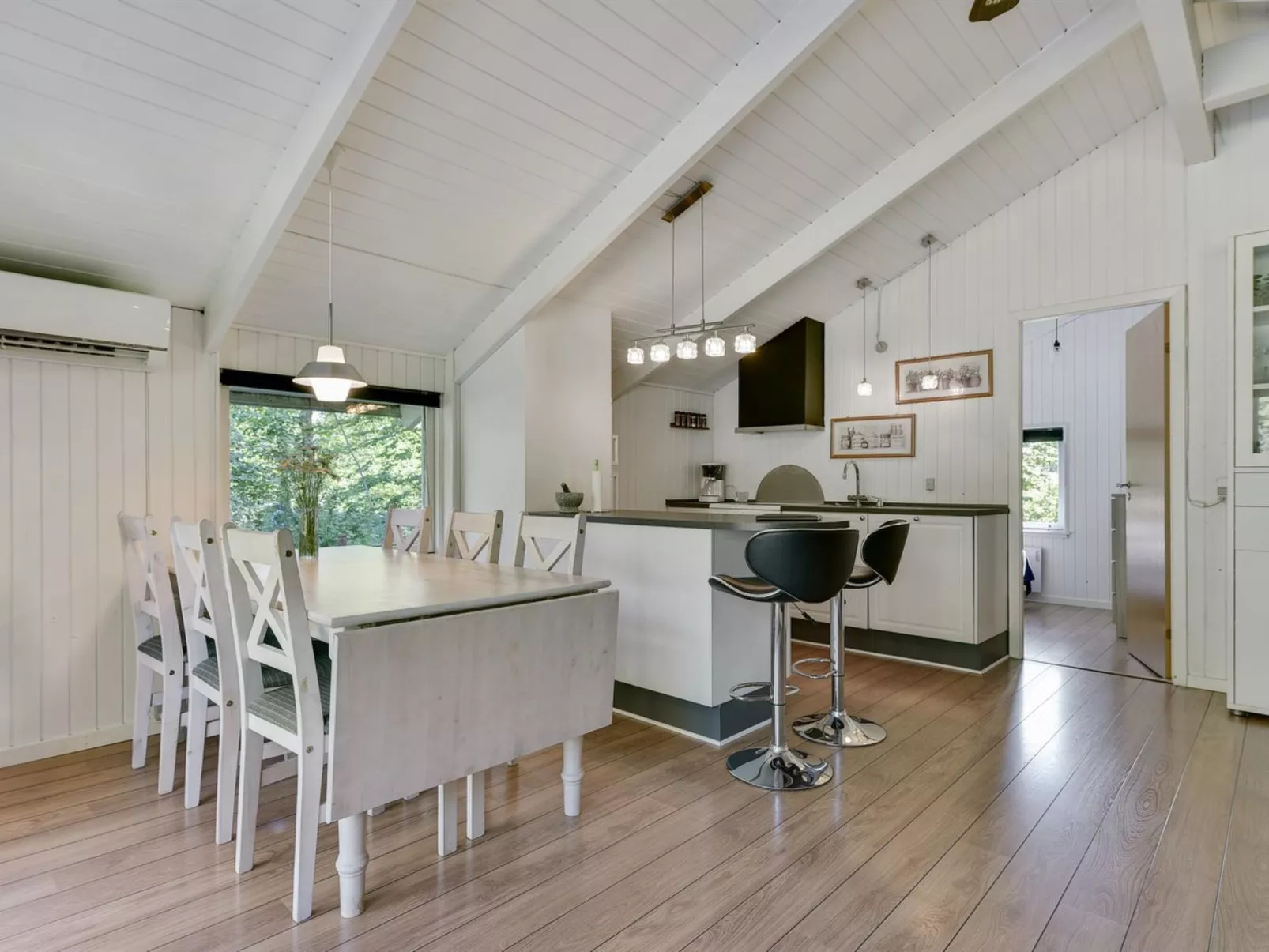 "Yngve" - 56.5km from the sea-Binnen