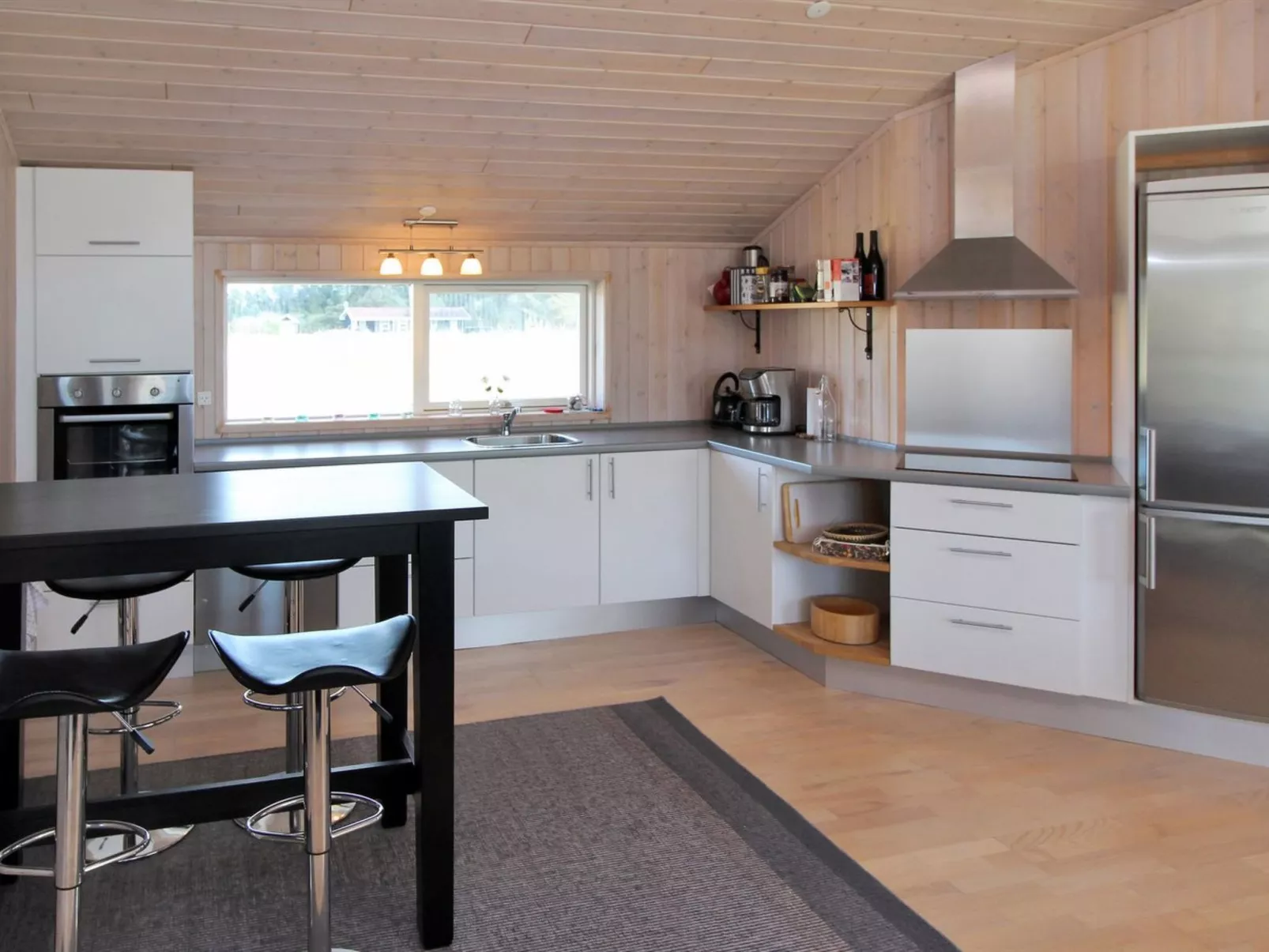 "Oskarvine" - 900m from the sea-Binnen