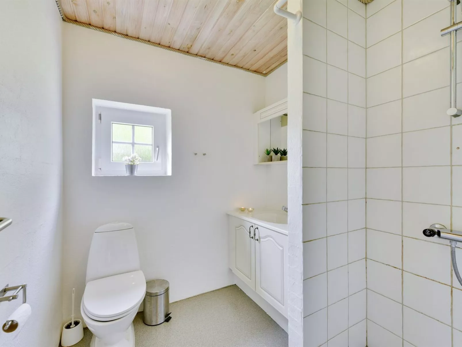 "Thana" - 1.4km from the sea-Binnen