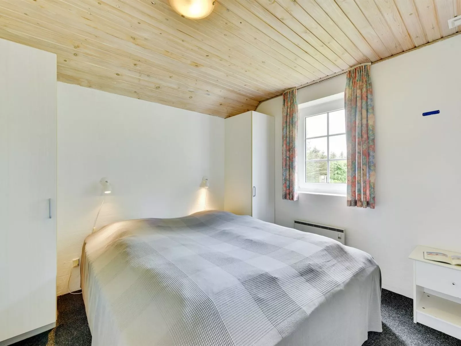 "Thana" - 1.4km from the sea-Binnen