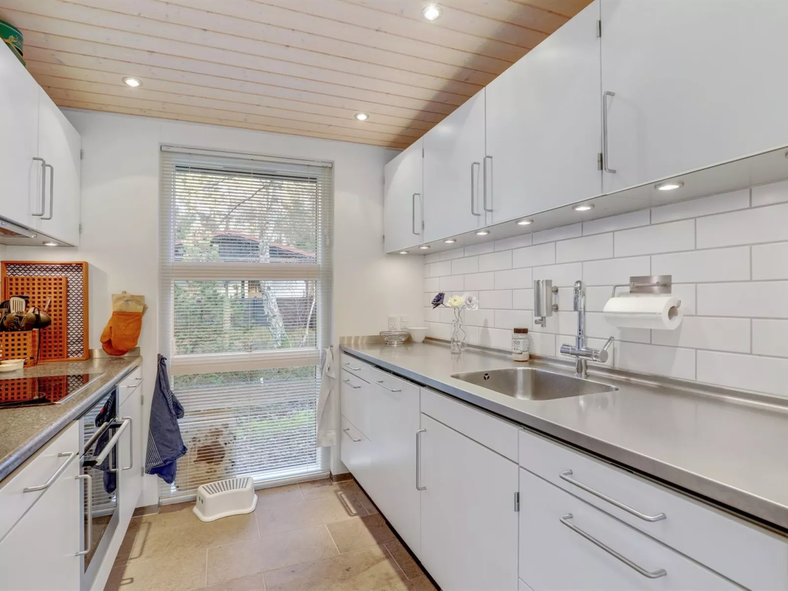 "Yrja" - 150m from the sea-Binnen