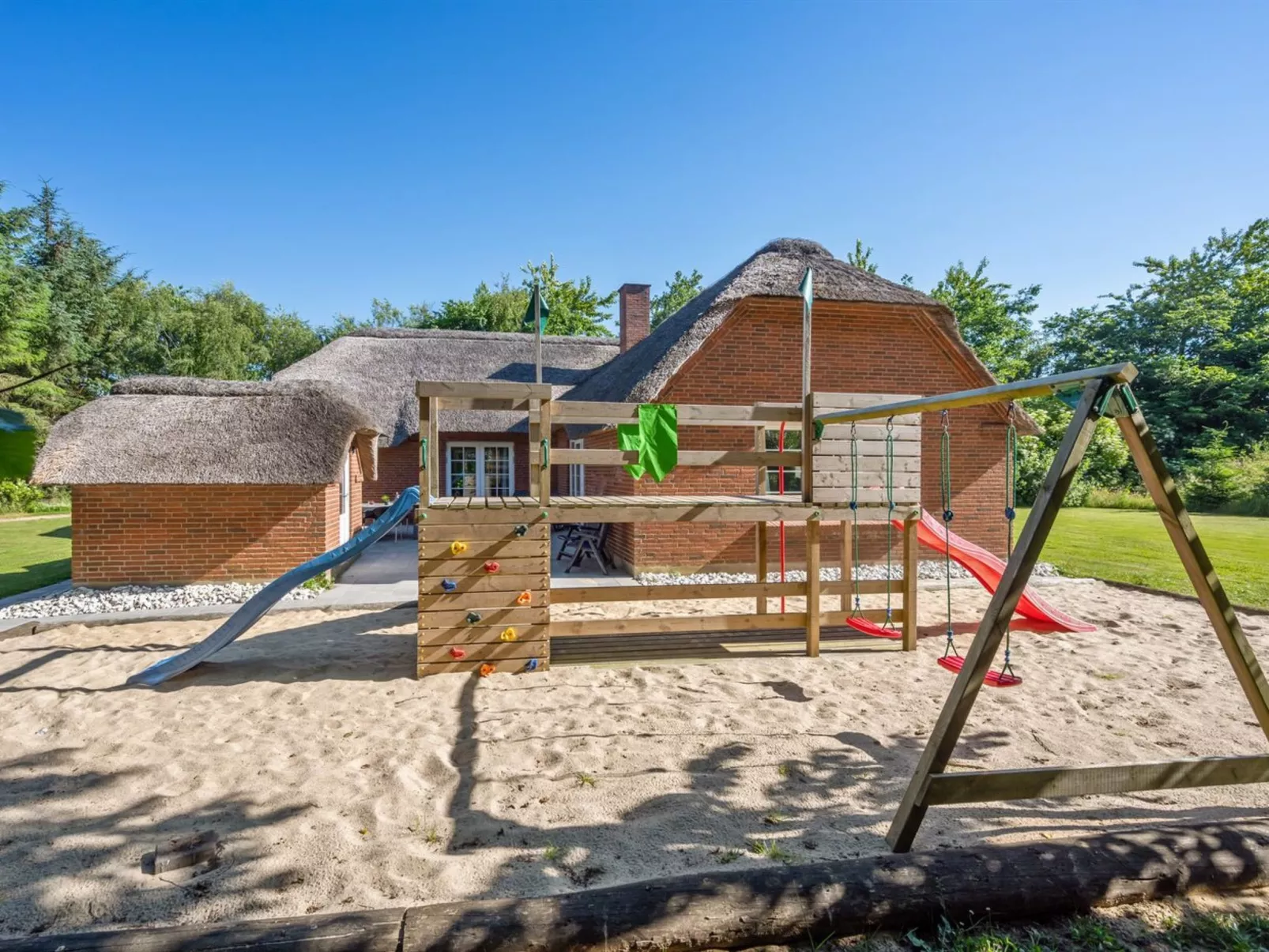 "Thana" - 1.4km from the sea-Buiten