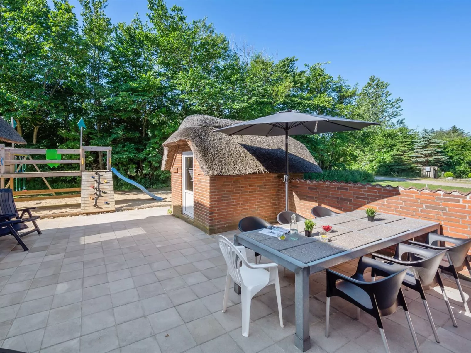 "Thana" - 1.4km from the sea-Buiten