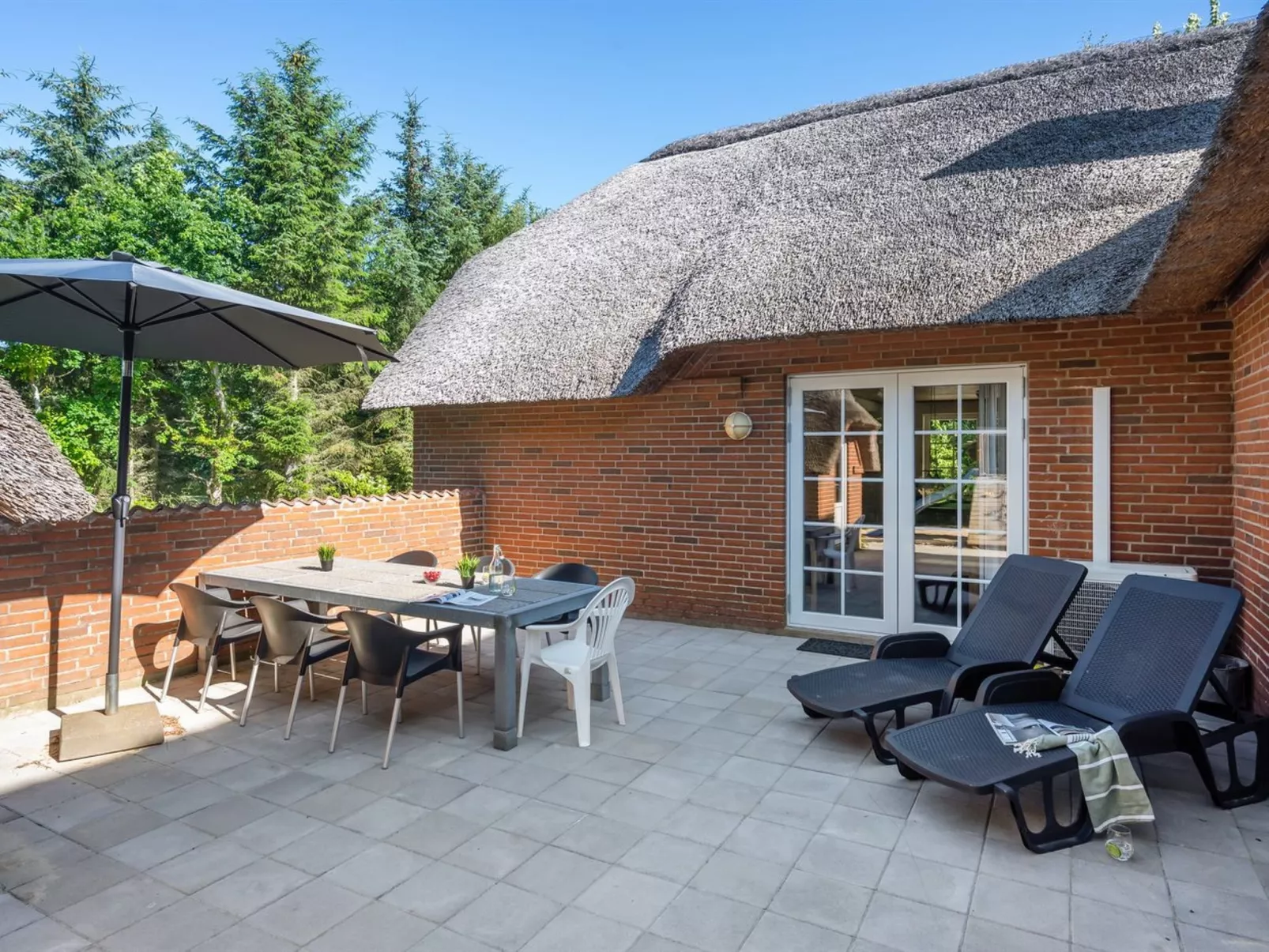 "Thana" - 1.4km from the sea-Buiten