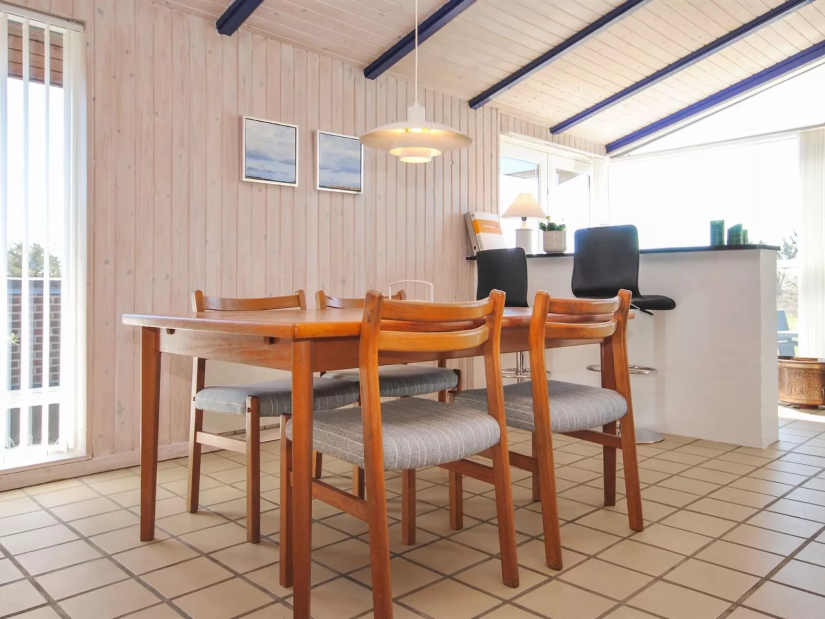 "Jerrik" - 900m from the sea-Binnen