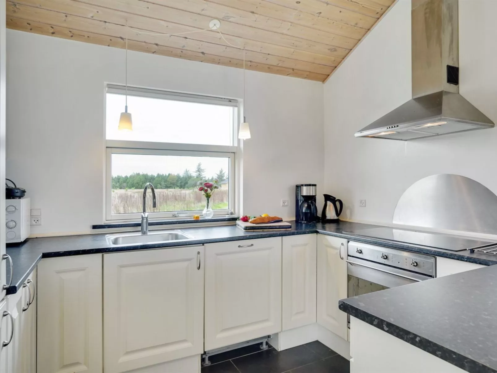 "Sulki" - 3.5km from the sea-Binnen