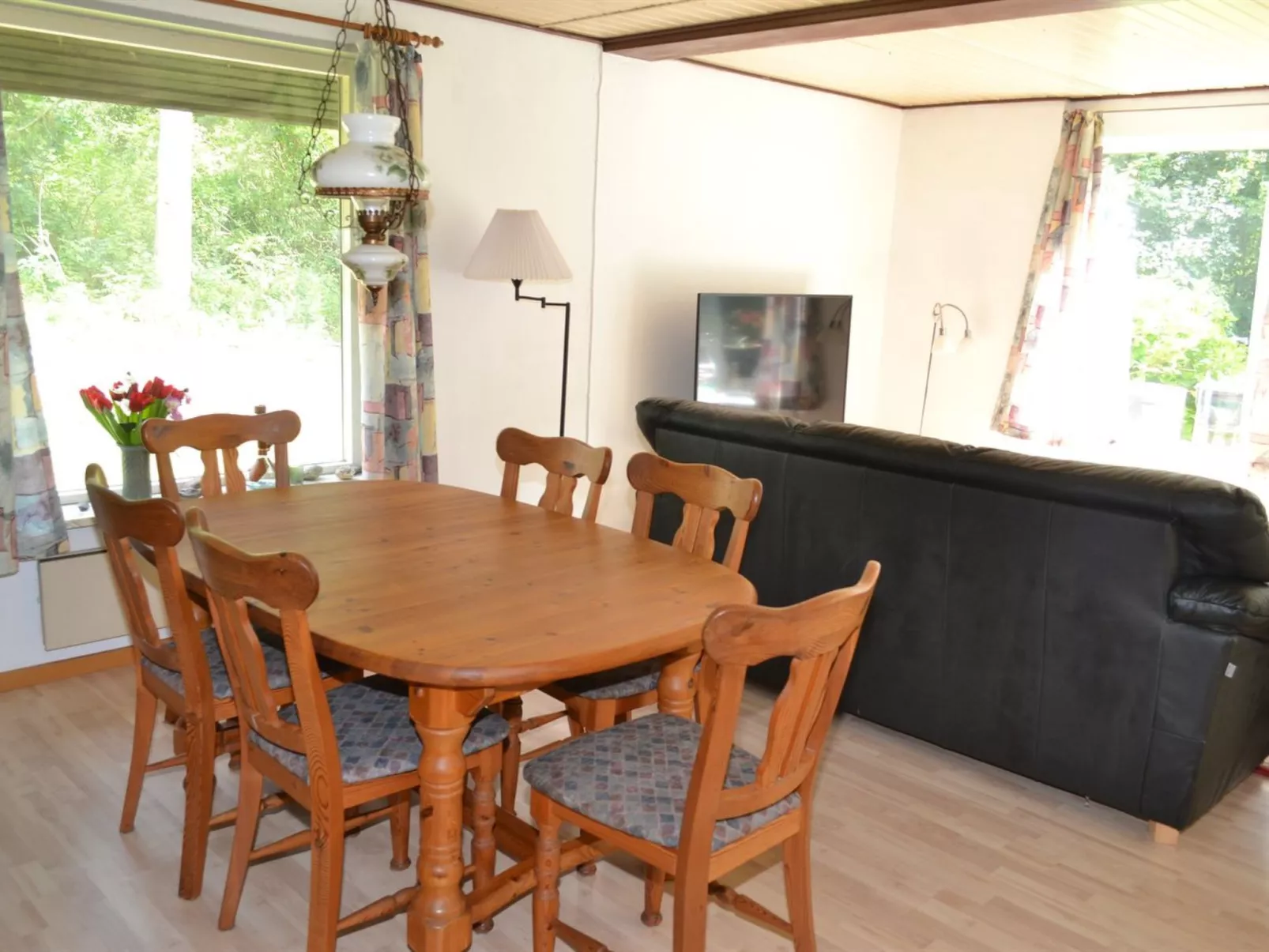 "Florinka" - 31km from the sea-Binnen