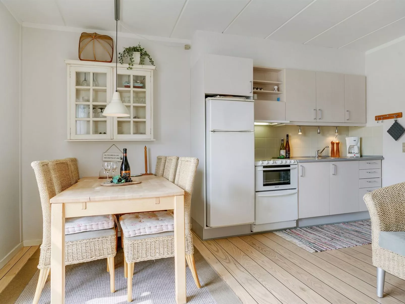 "Cilla" - 1km from the sea-Binnen