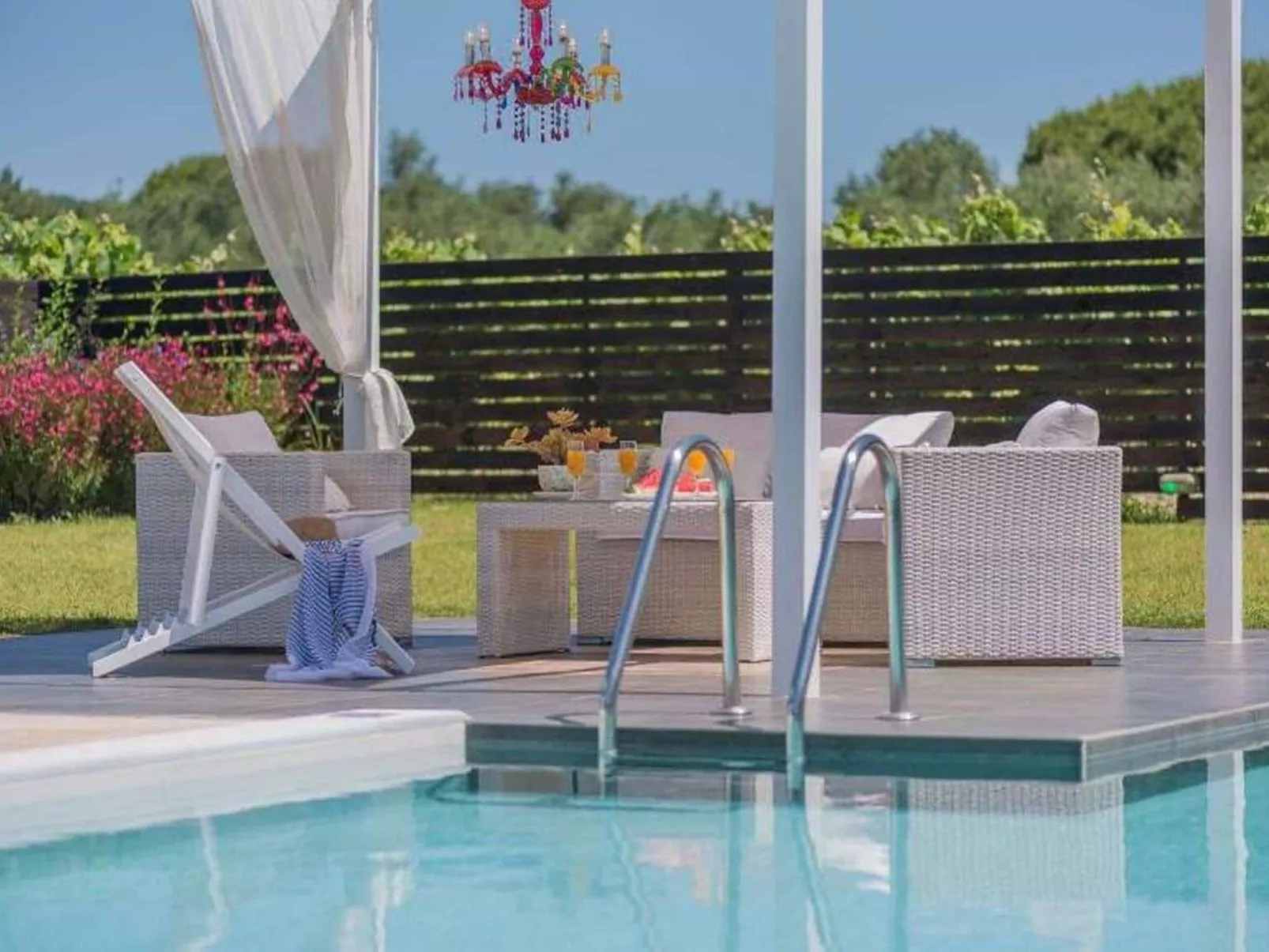 Madini Luxury Villa-Buiten