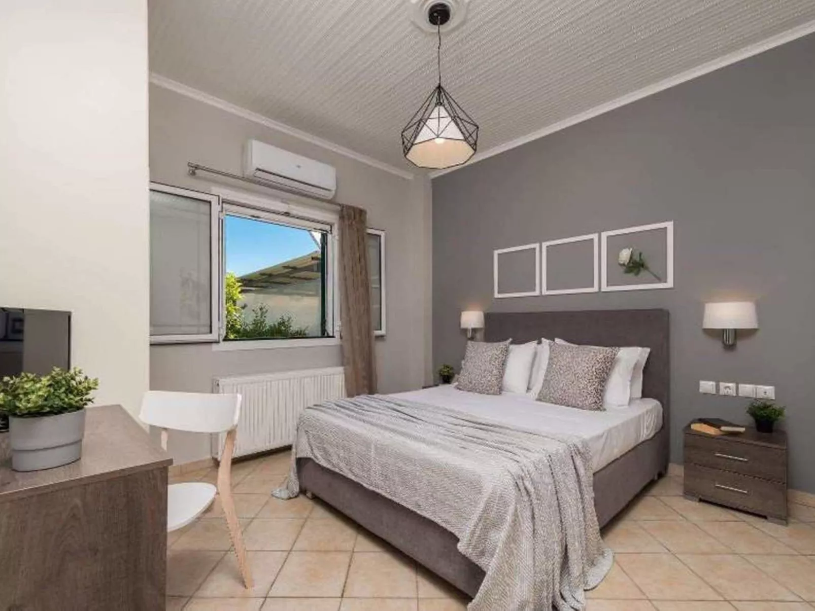 Madini Luxury Villa-Binnen