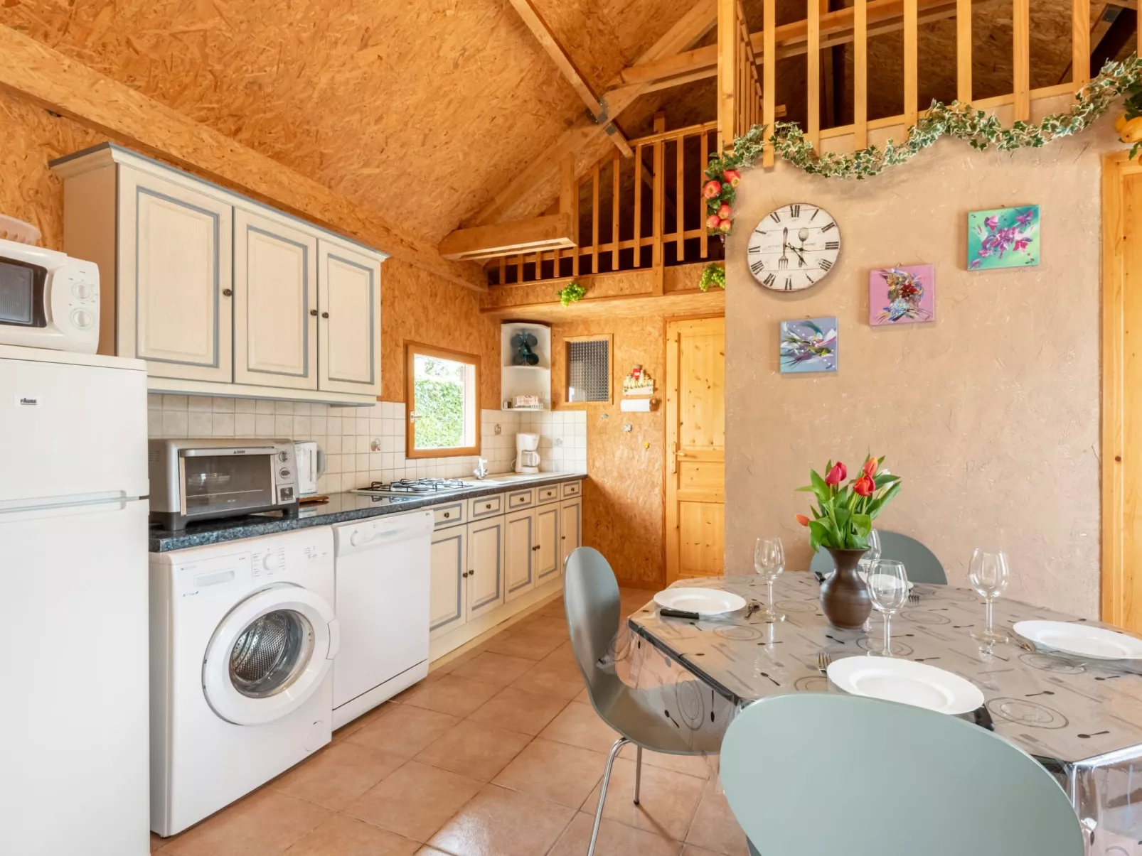 Le Petit Chalet-Binnen