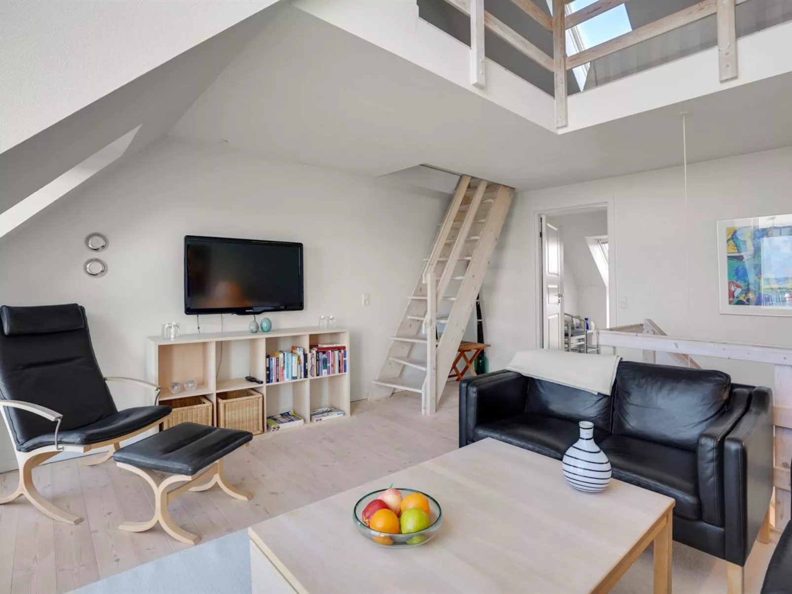 "Catalin" - 10m from the sea-Binnen