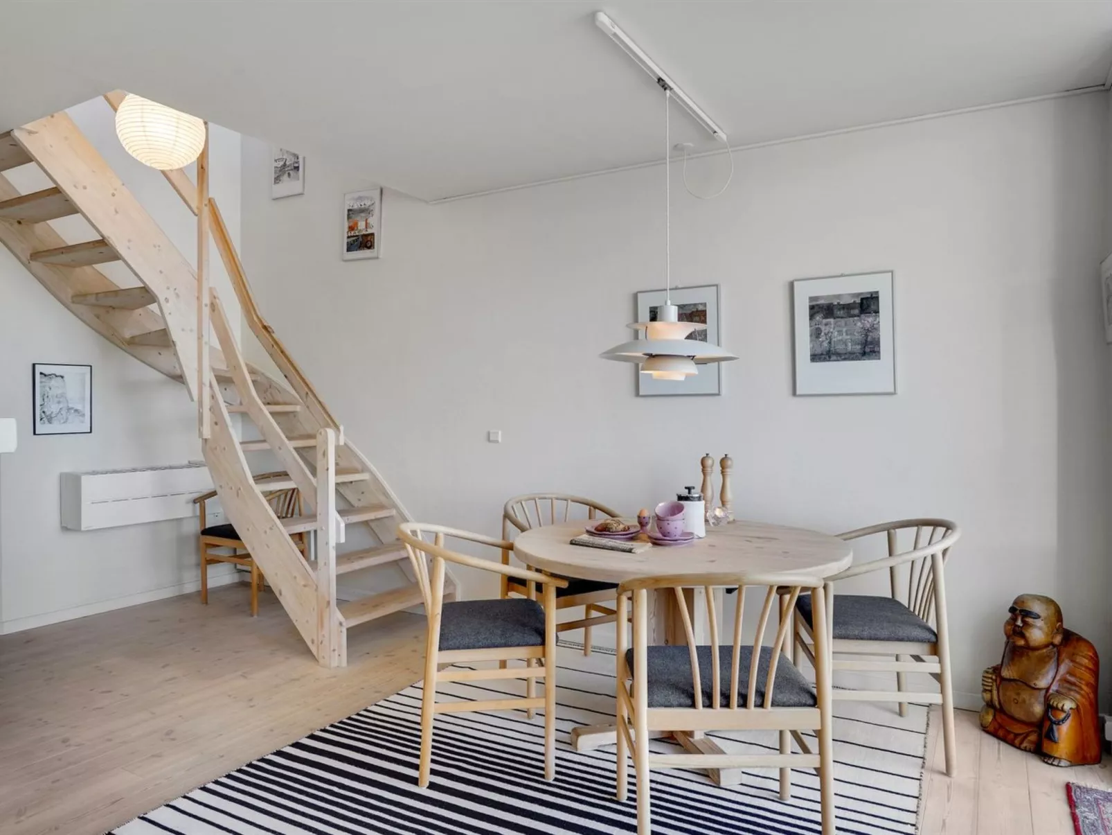 "Catalin" - 10m from the sea-Binnen