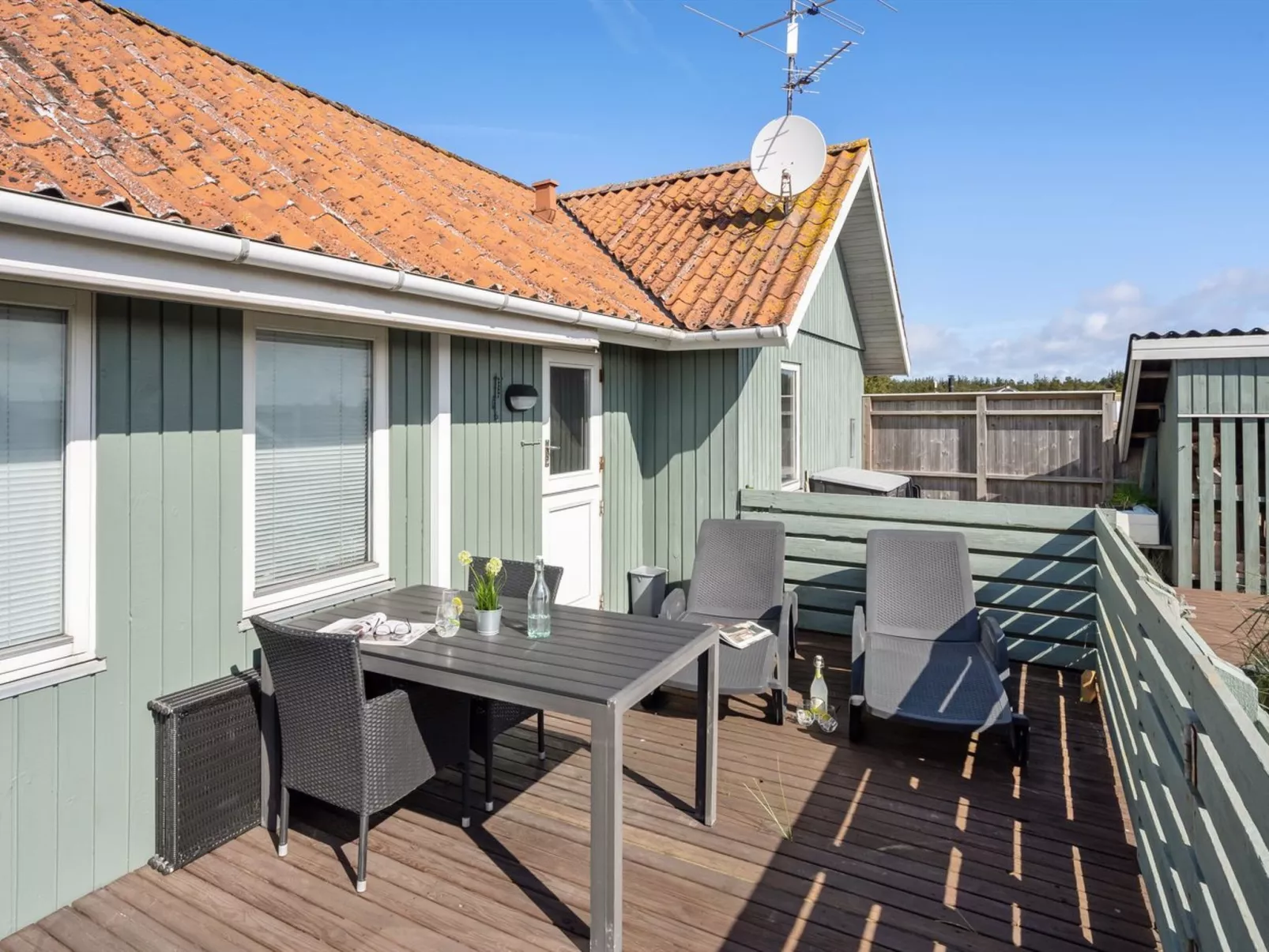 "Melanija" - 300m from the sea-Buiten