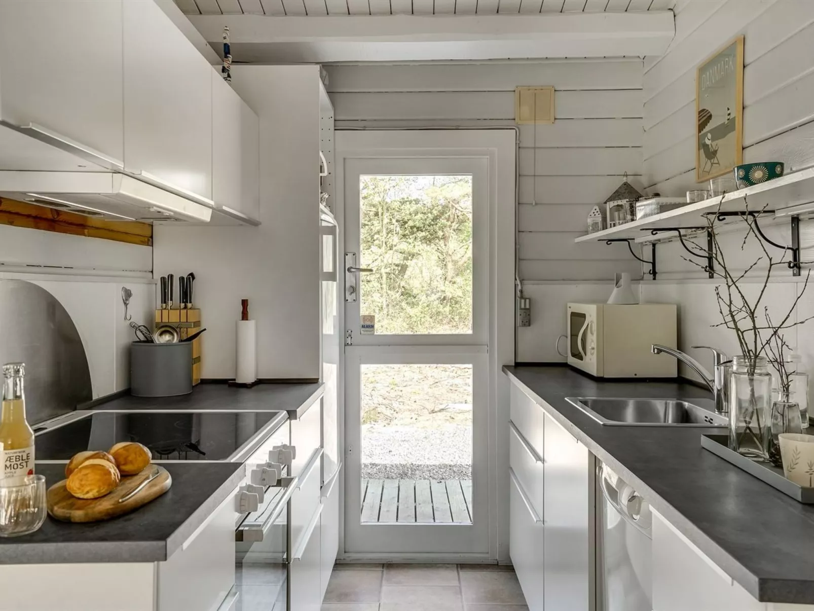 "Herborg" - 1km from the sea-Binnen