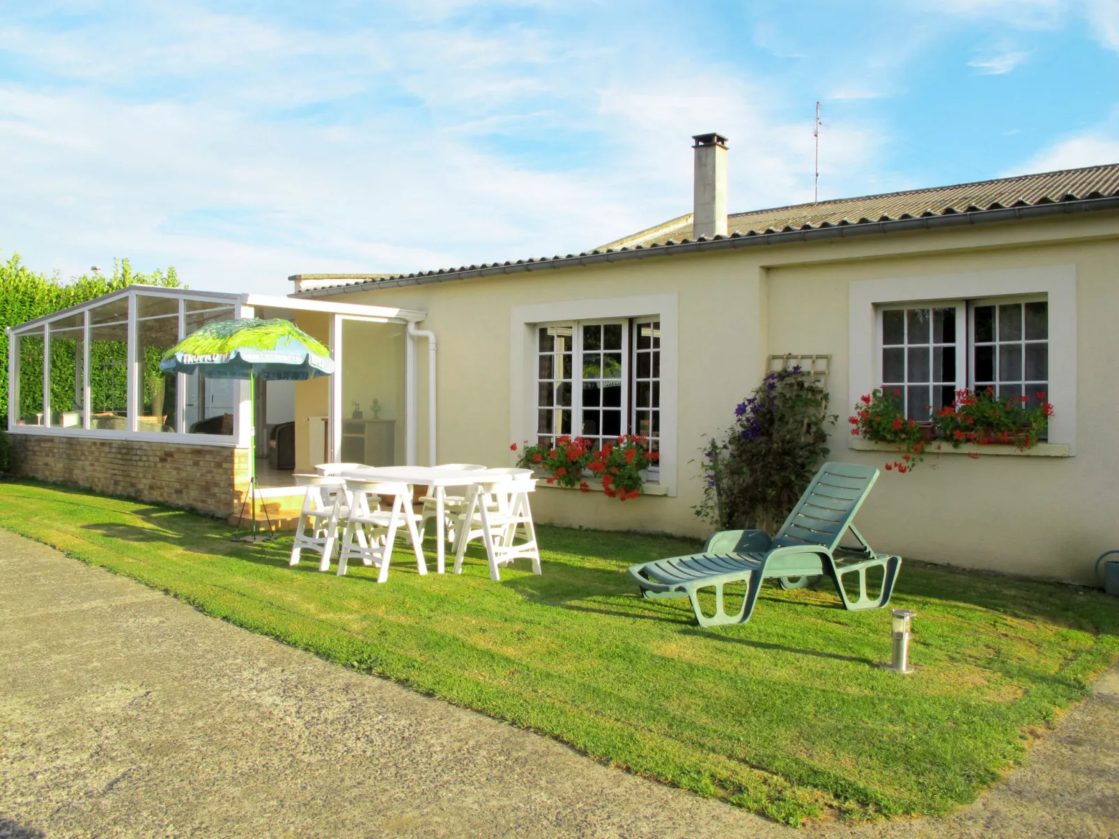 Le Saint Vigor-Buiten