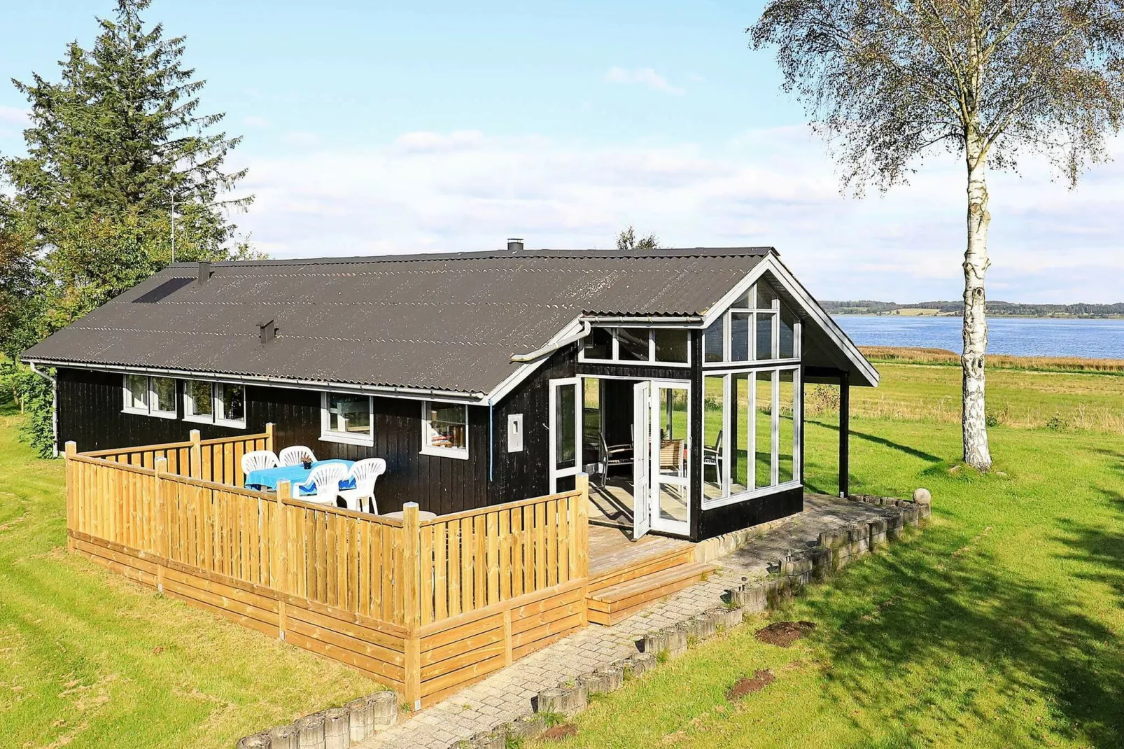Gezellig vakantiehuis in Højslev direct aan het water