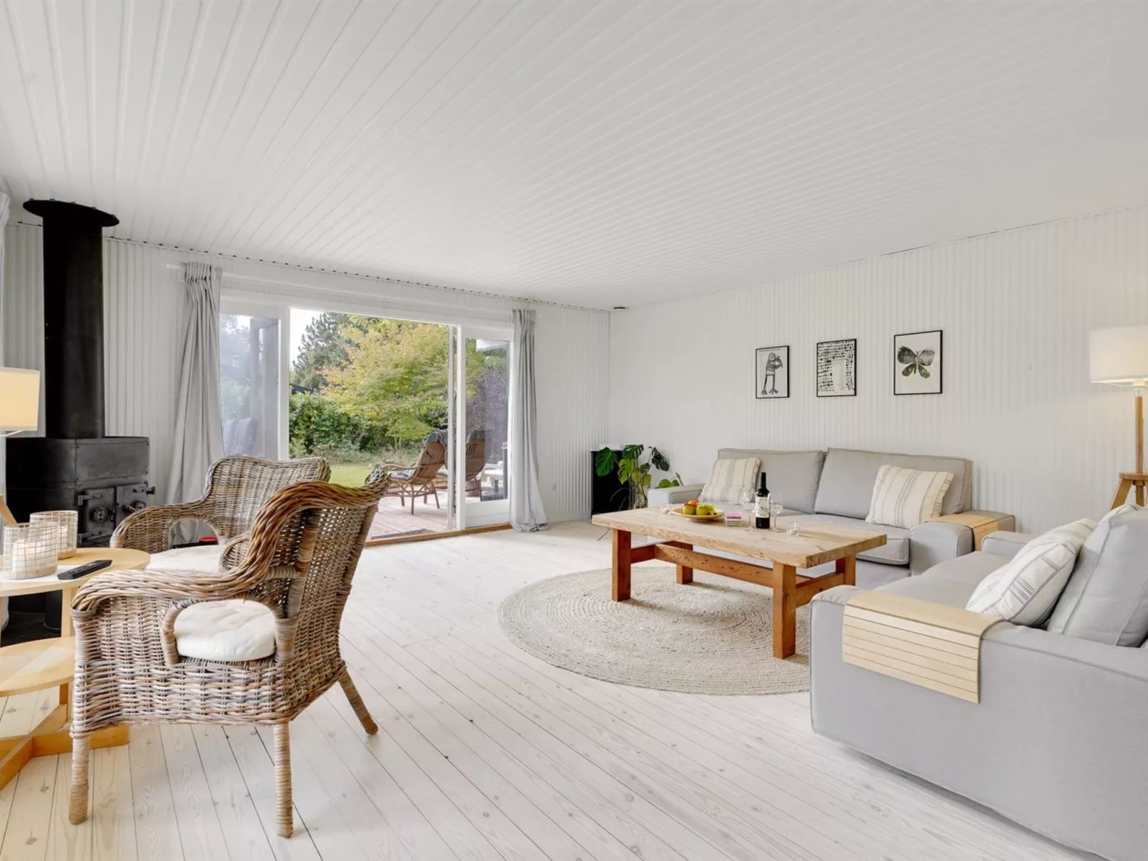 "Aksa" - 400m from the sea-Binnen