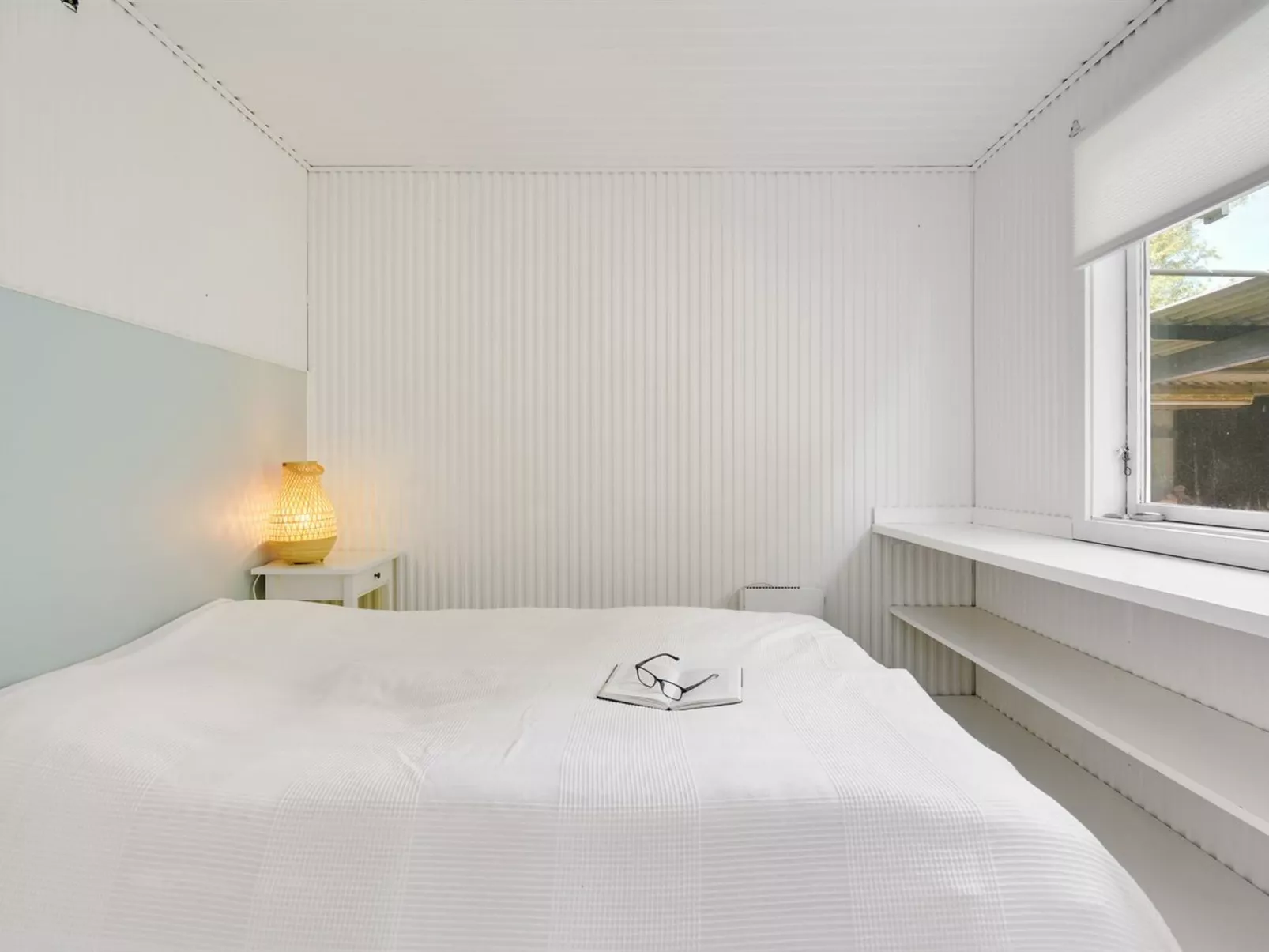"Aksa" - 400m from the sea-Binnen
