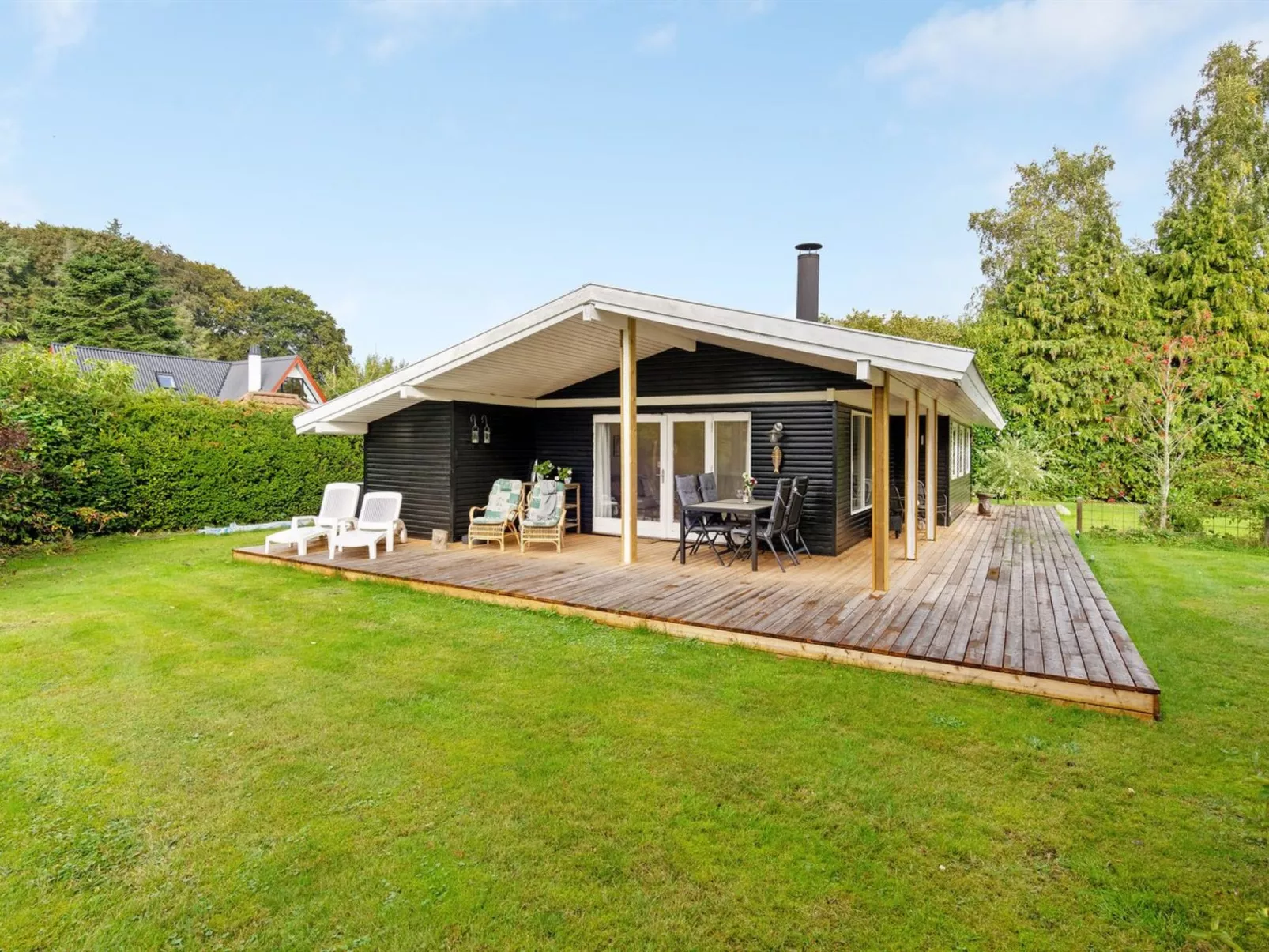 "Aksa" - 400m from the sea-Buiten